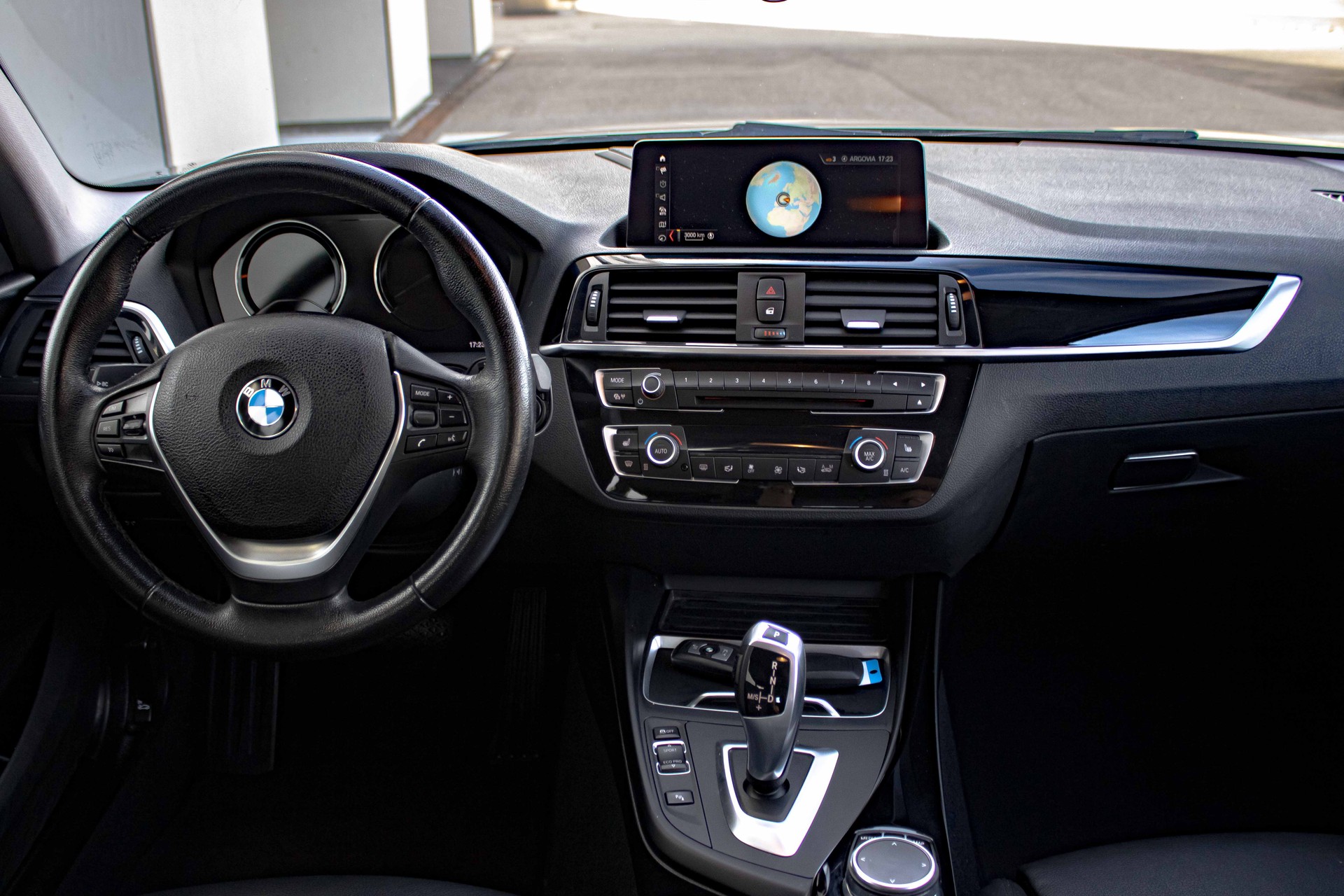 BMW 118i Steptronic AUTOMAT-image-10