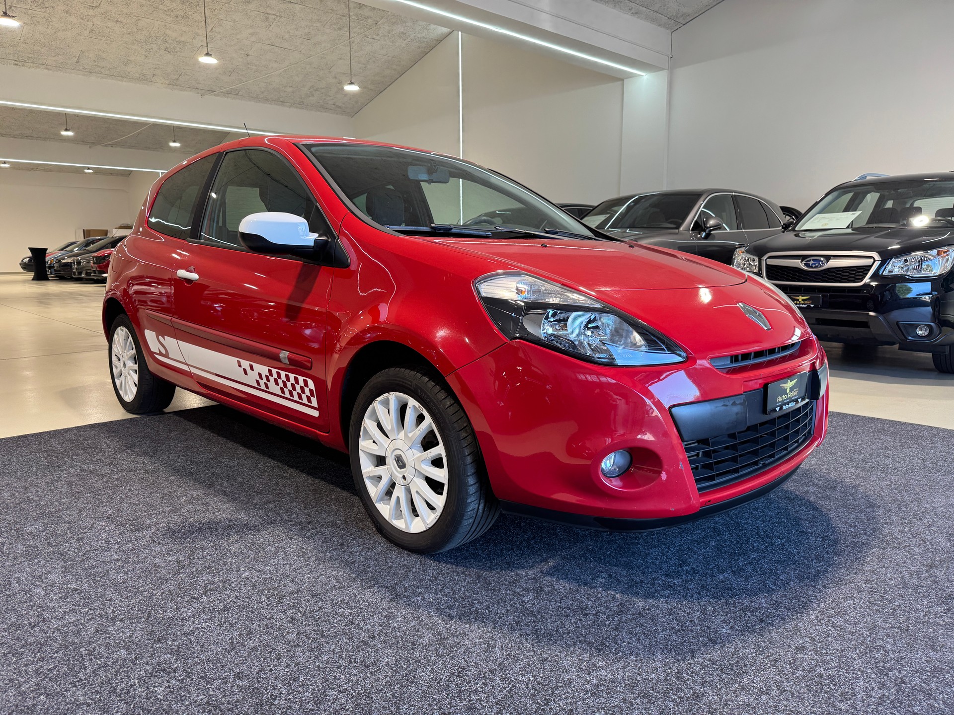 RENAULT Clio 1.2 16V Turbo S-showroom-element-2
