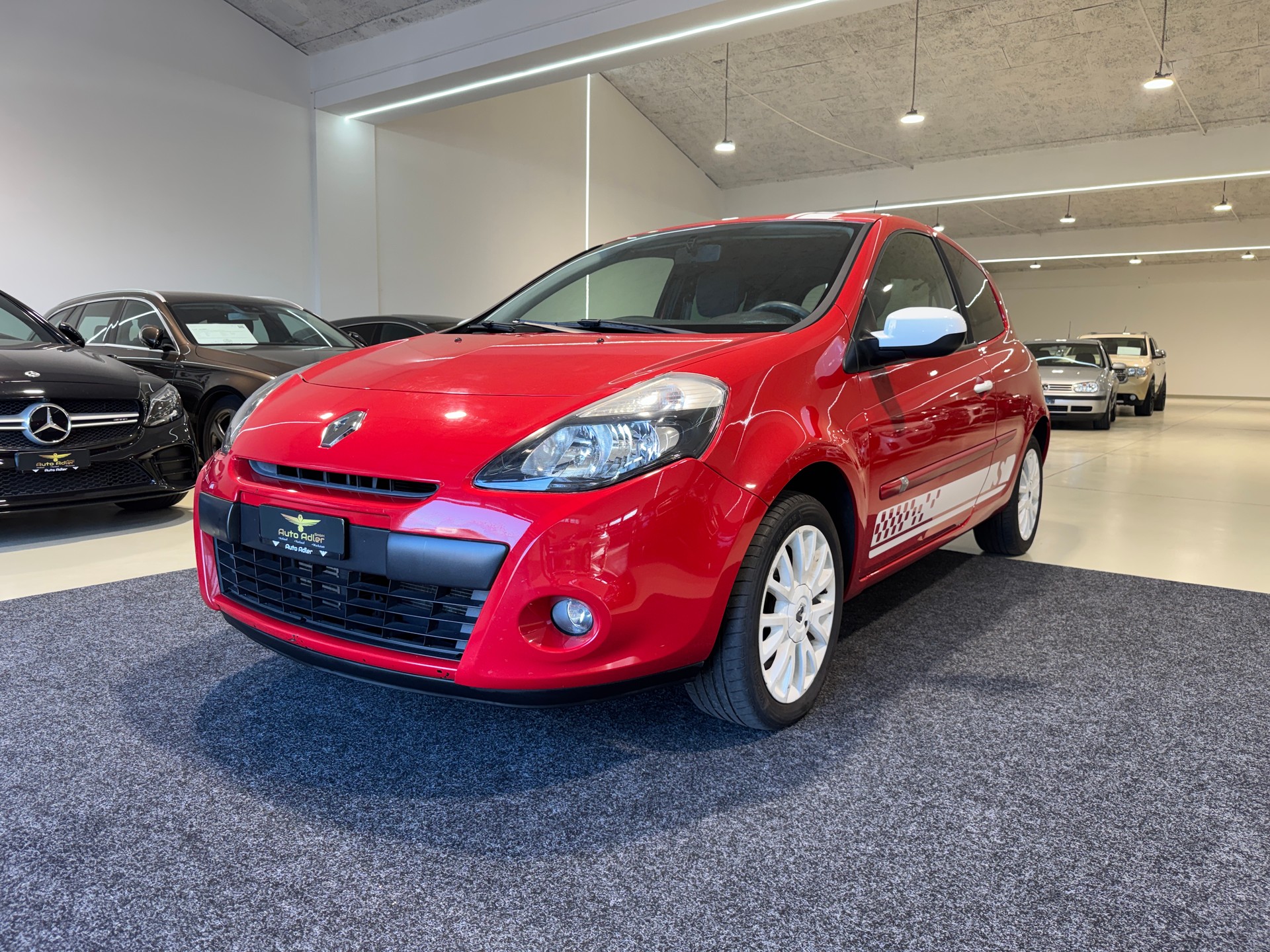 RENAULT Clio 1.2 16V Turbo S-showroom-element-1