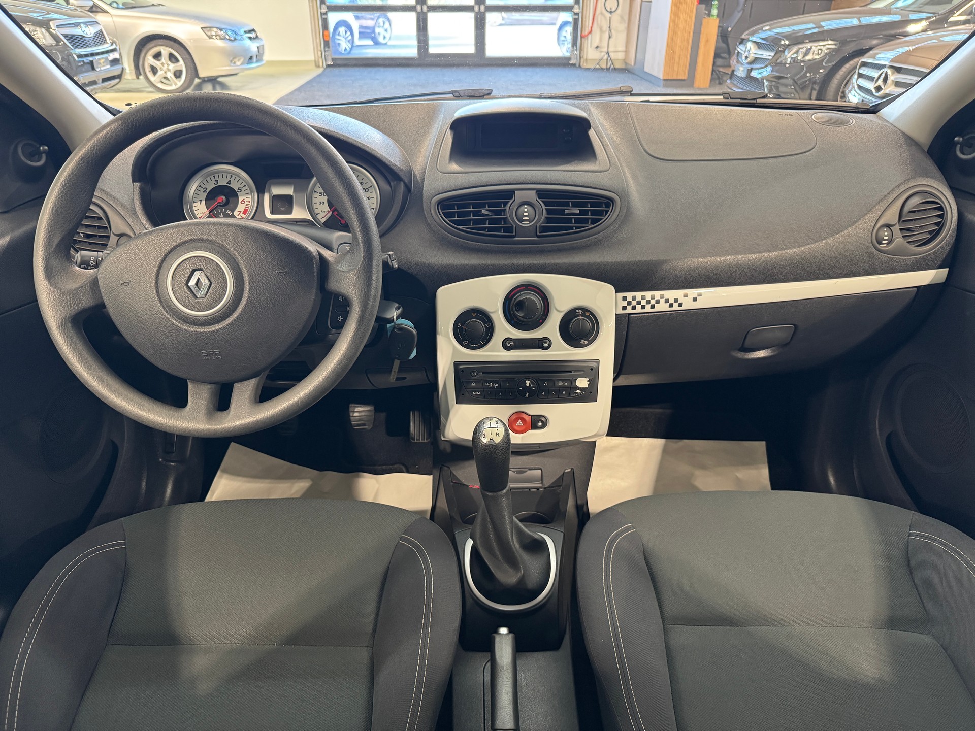 RENAULT Clio 1.2 16V Turbo S-image-9