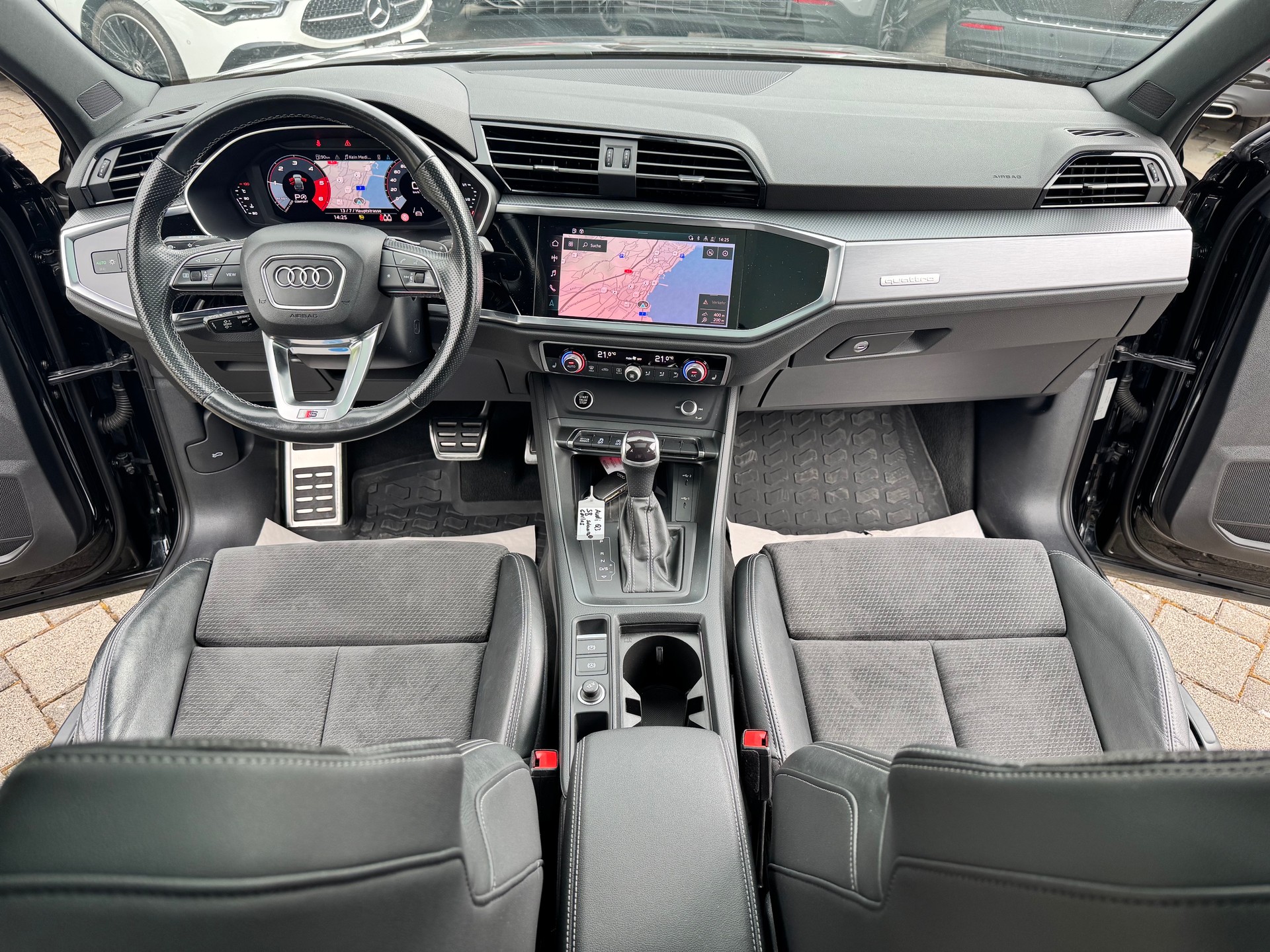 AUDI Q3 Sportback 40 TDI S line quattro S-tronic-image-7