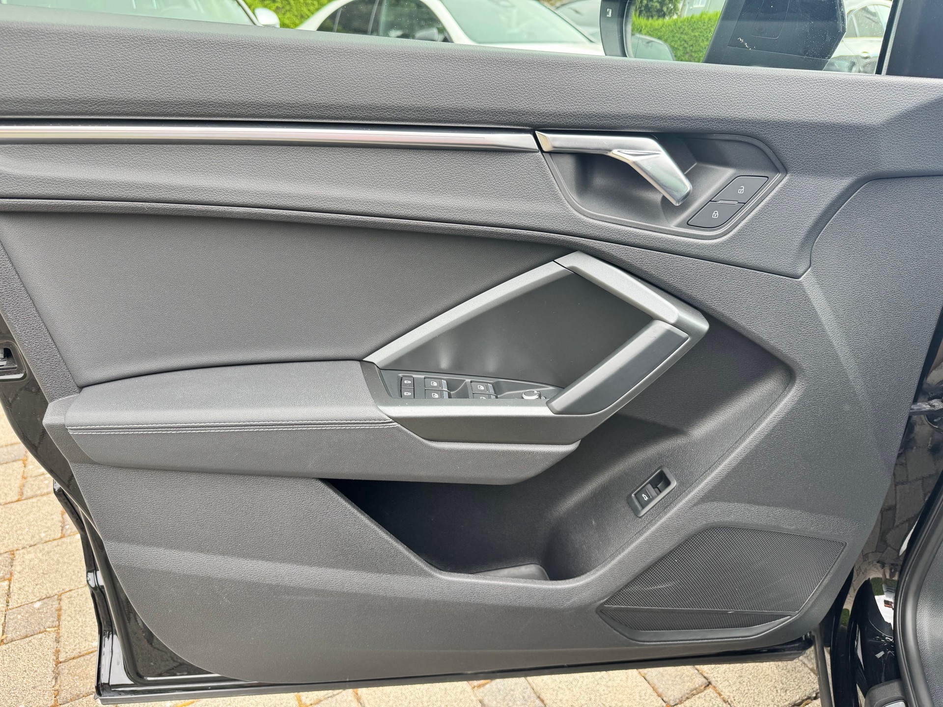 AUDI Q3 Sportback 40 TDI S line quattro S-tronic-image-10