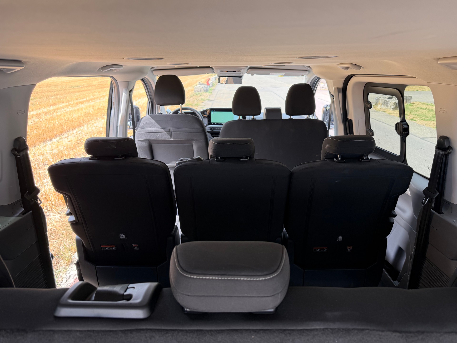 VW CARAVELLE 2.0 TDI "CH WAGEN" EXTRA LANG. LWB 4-MOTION AUTOMAT 8. MIT 9 SITZE. MIT 5 TÜREN. 3500 MM.-image-12
