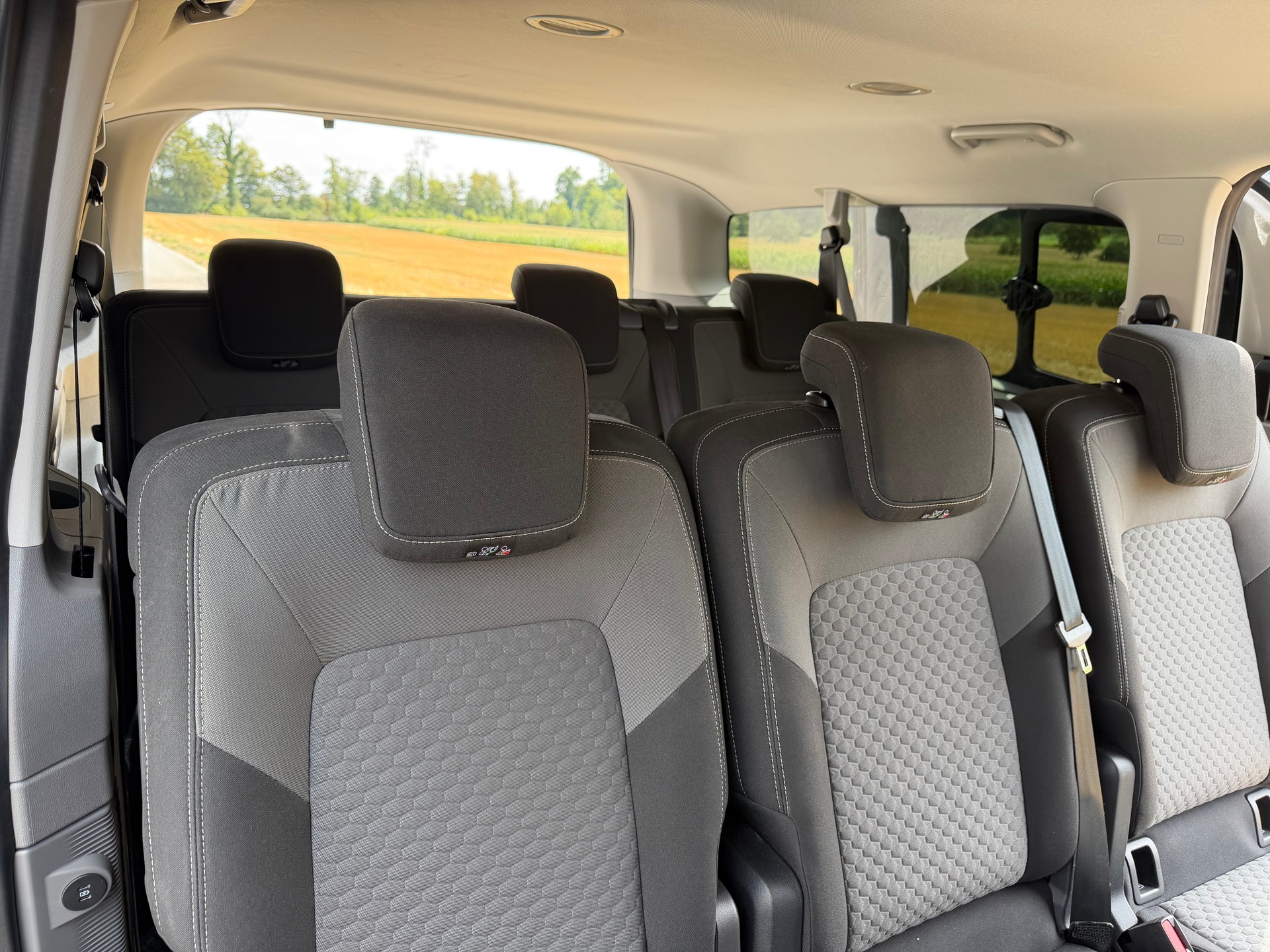 VW CARAVELLE 2.0 TDI "CH WAGEN" EXTRA LANG. LWB 4-MOTION AUTOMAT 8. MIT 9 SITZE. MIT 5 TÜREN. 3500 MM.-image-9