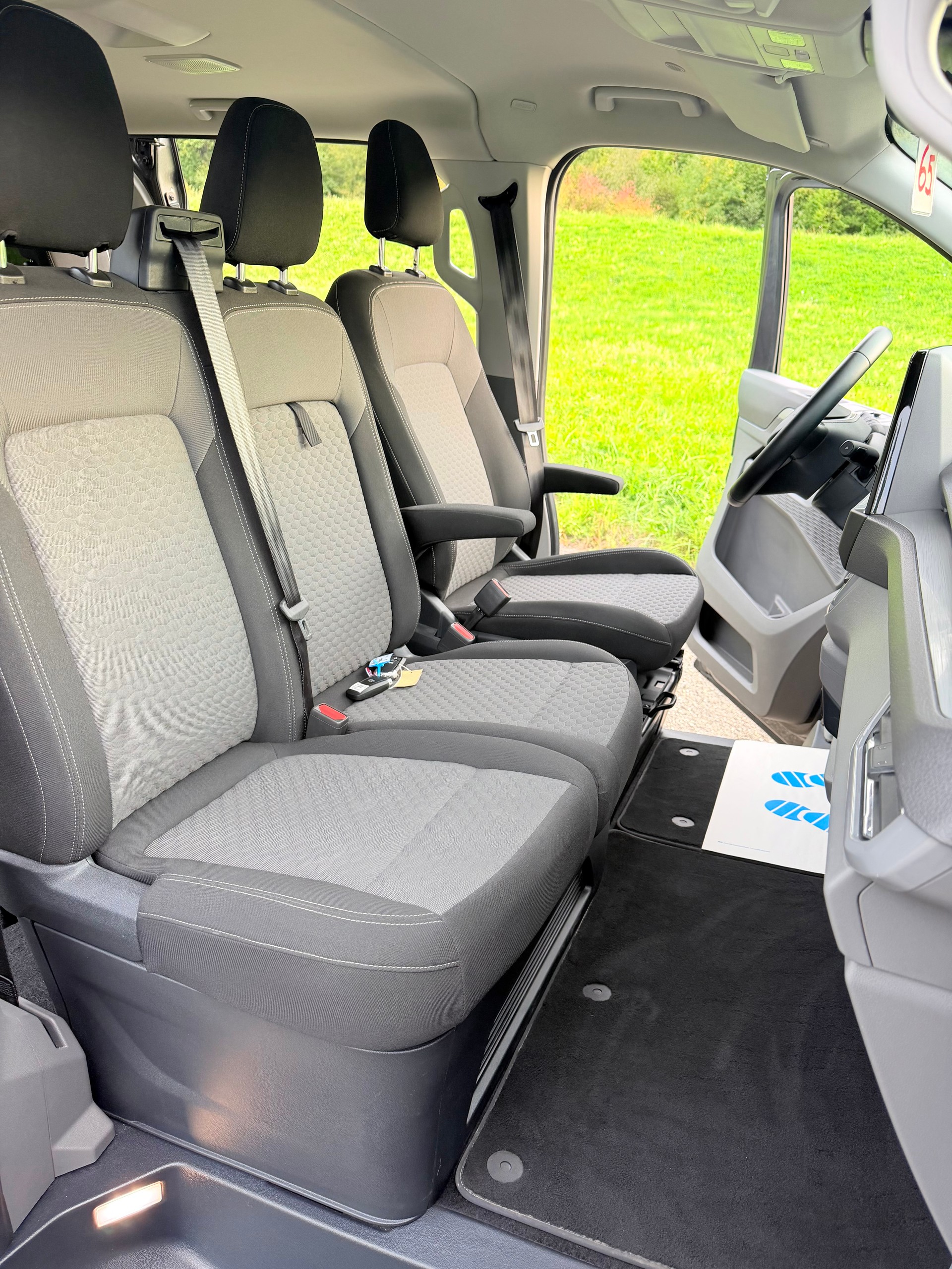 VW CARAVELLE 2.0 TDI "CH WAGEN" EXTRA LANG. LWB 4-MOTION AUTOMAT 8. MIT 9 SITZE. MIT 5 TÜREN. 3500 MM.-image-30