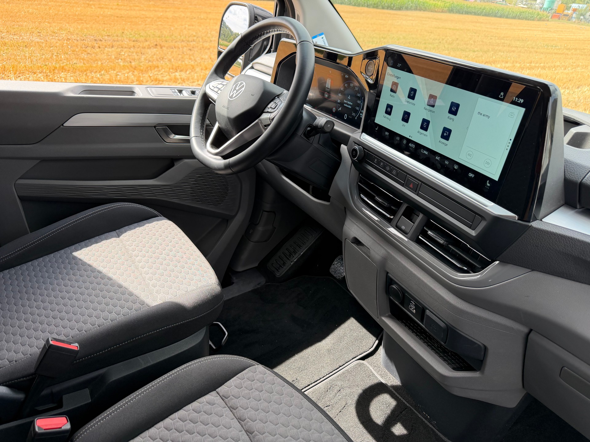 VW CARAVELLE 2.0 TDI "CH WAGEN" EXTRA LANG. LWB 4-MOTION AUTOMAT 8. MIT 9 SITZE. MIT 5 TÜREN. 3500 MM.-image-6