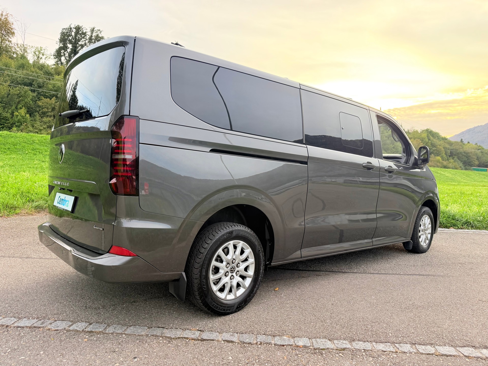 VW CARAVELLE 2.0 TDI "CH WAGEN" EXTRA LANG. LWB 4-MOTION AUTOMAT 8. MIT 9 SITZE. MIT 5 TÜREN. 3500 MM.-image-42