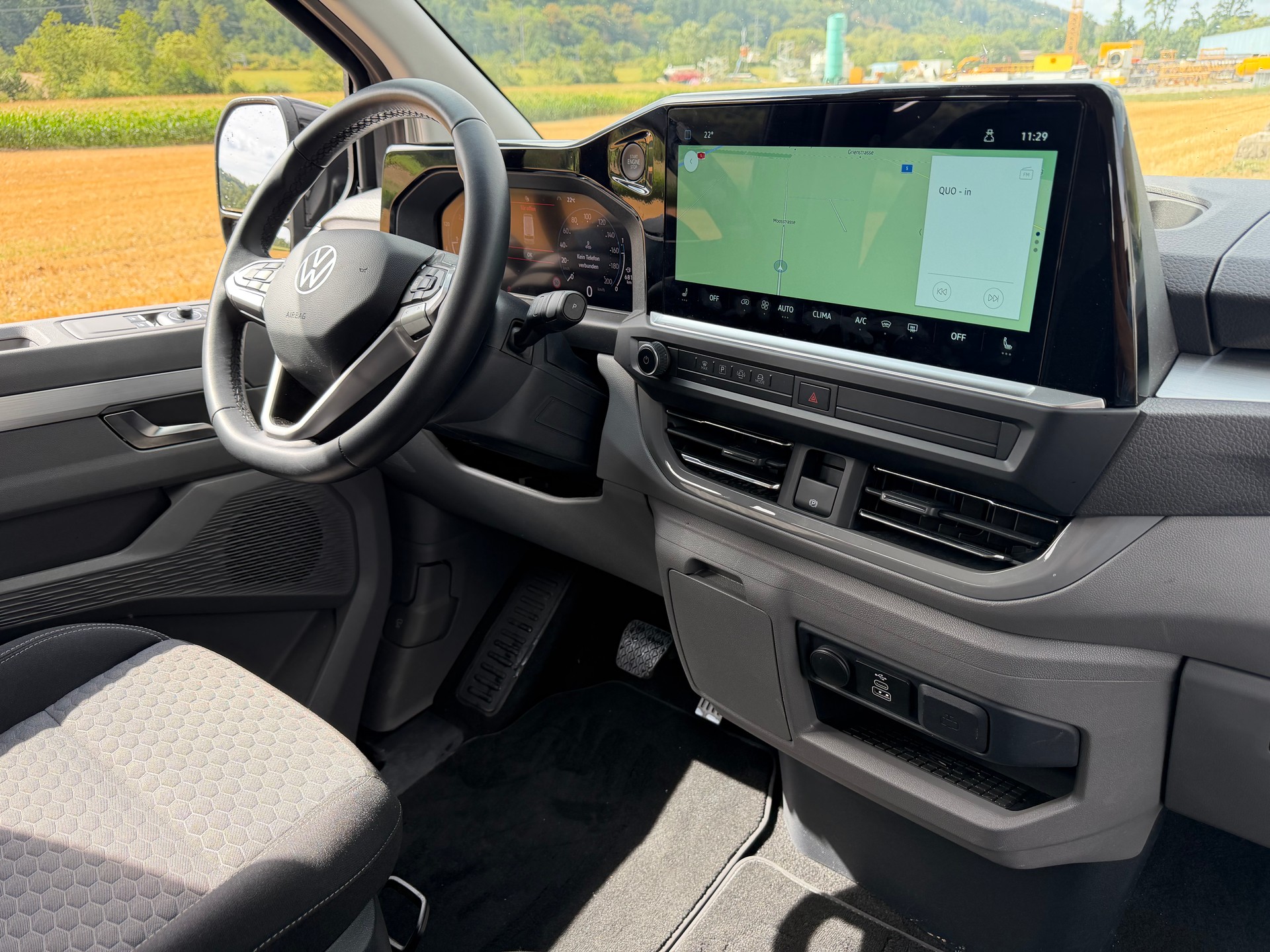 VW CARAVELLE 2.0 TDI "CH WAGEN" EXTRA LANG. LWB 4-MOTION AUTOMAT 8. MIT 9 SITZE. MIT 5 TÜREN. 3500 MM.-image-15