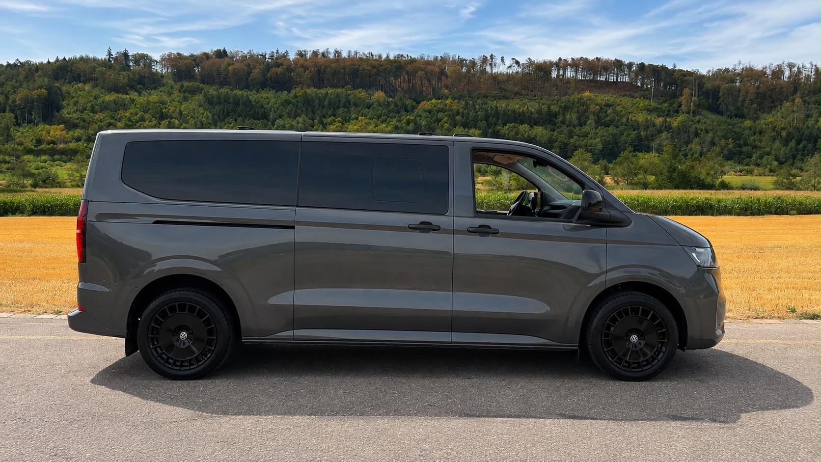 VW CARAVELLE 2.0 TDI "CH WAGEN" EXTRA LANG. LWB 4-MOTION AUTOMAT 8. MIT 9 SITZE. MIT 5 TÜREN. 3500 MM.-image-5
