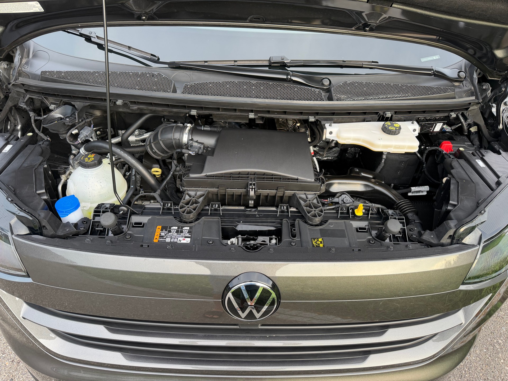 VW CARAVELLE 2.0 TDI "CH WAGEN" EXTRA LANG. LWB 4-MOTION AUTOMAT 8. MIT 9 SITZE. MIT 5 TÜREN. 3500 MM.-image-44