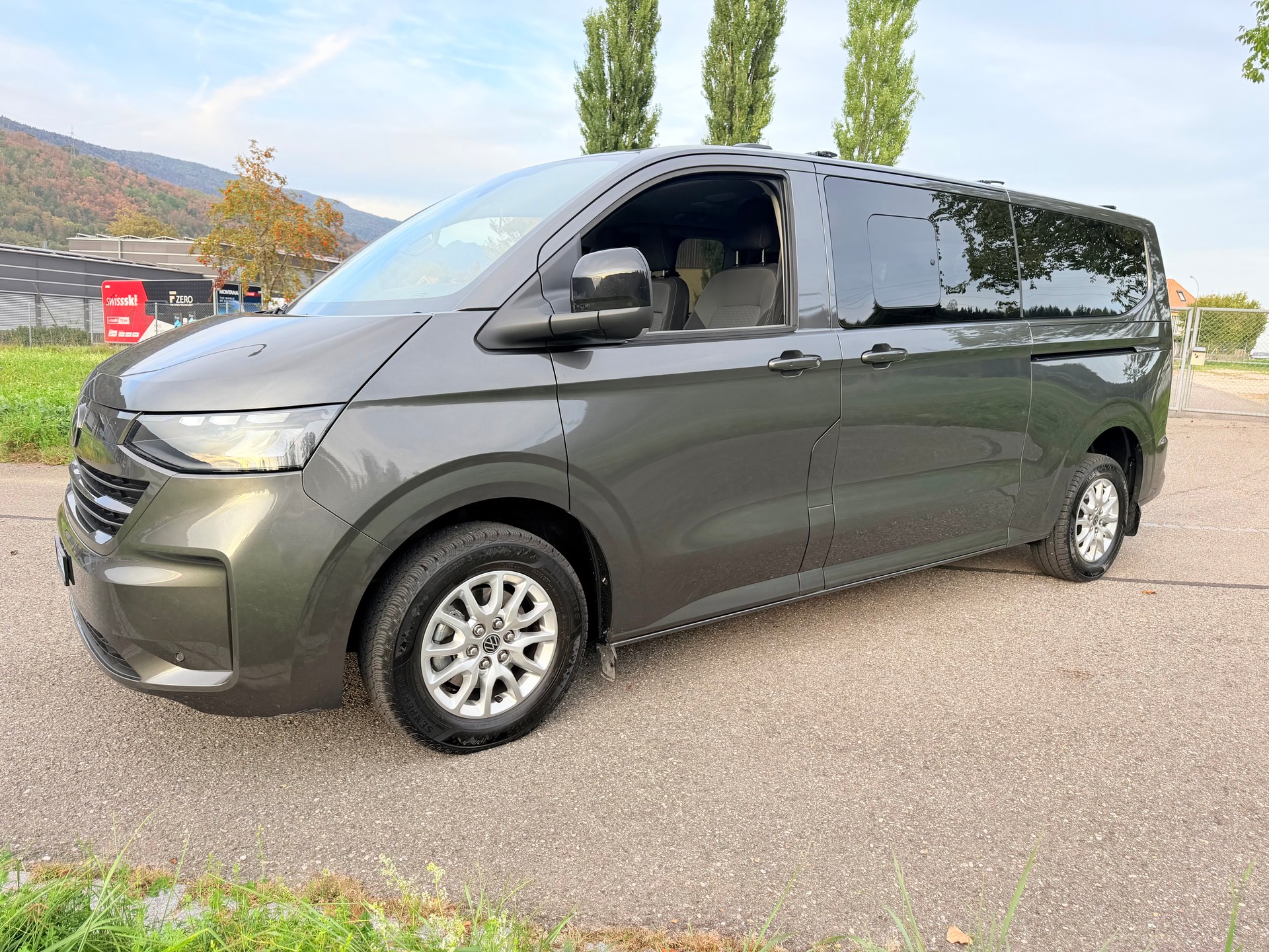 VW CARAVELLE 2.0 TDI "CH WAGEN" EXTRA LANG. LWB 4-MOTION AUTOMAT 8. MIT 9 SITZE. MIT 5 TÜREN. 3500 MM.-showroom-element-3