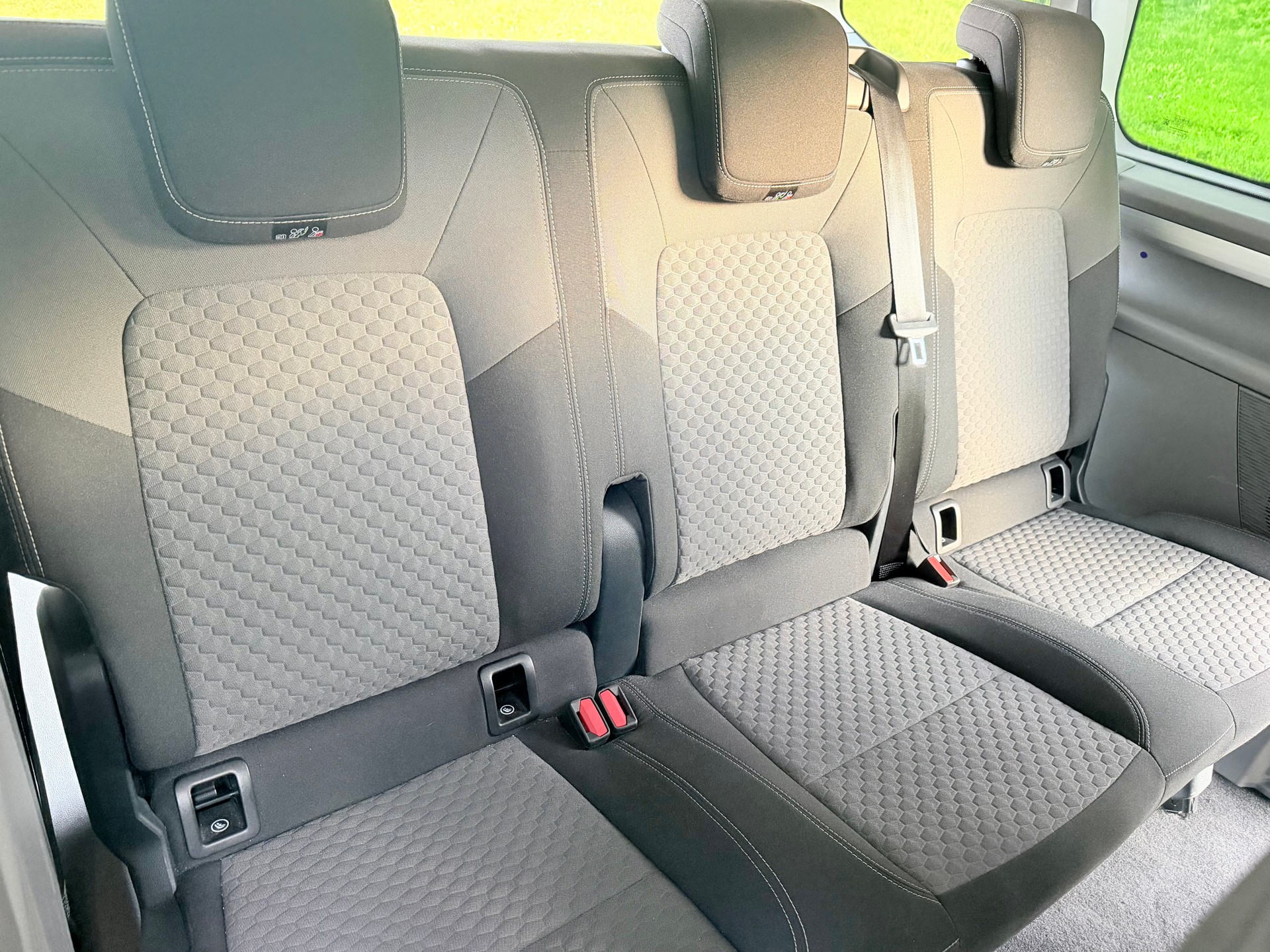 VW CARAVELLE 2.0 TDI "CH WAGEN" EXTRA LANG. LWB 4-MOTION AUTOMAT 8. MIT 9 SITZE. MIT 5 TÜREN. 3500 MM.-image-14