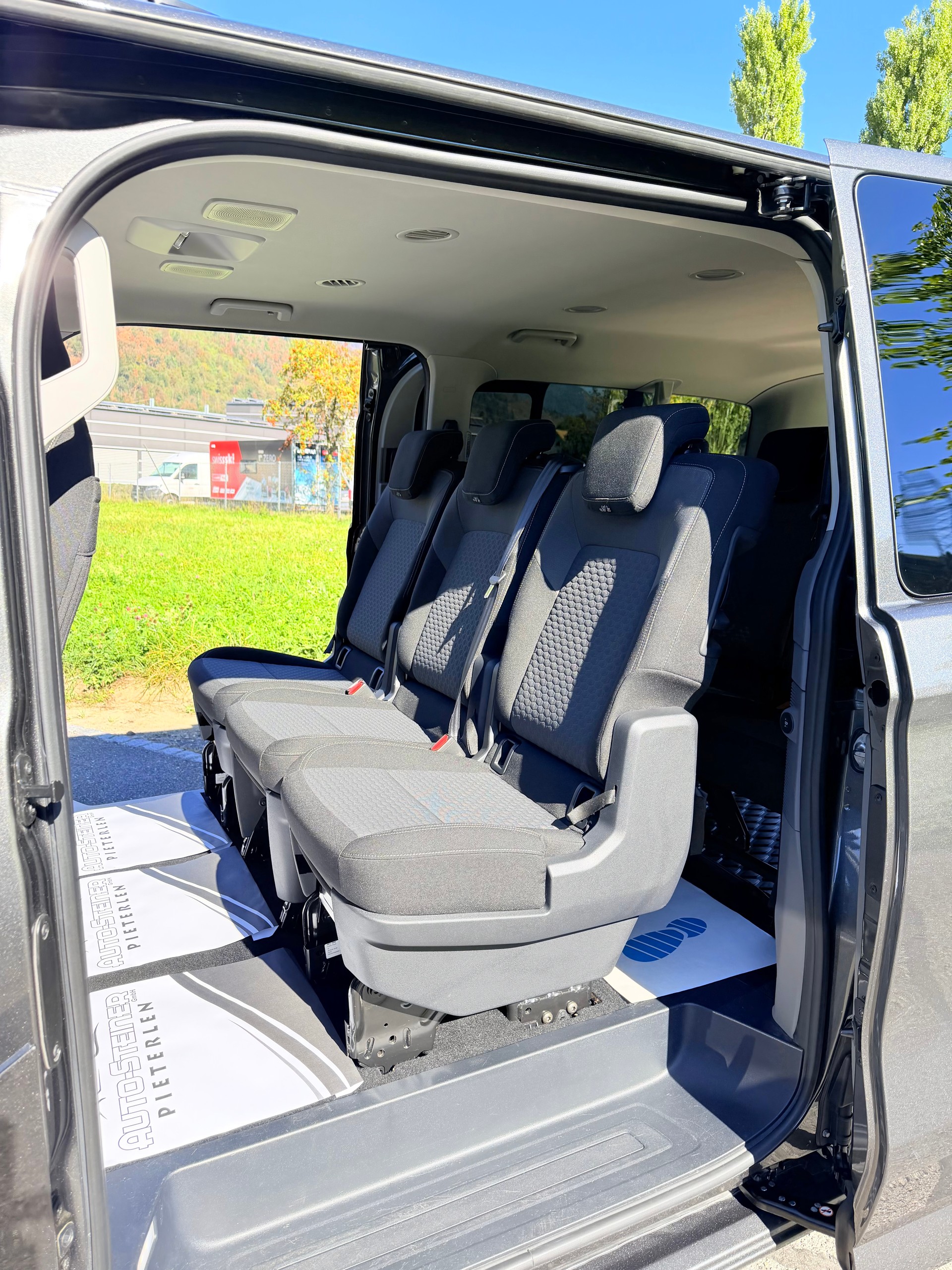 VW CARAVELLE 2.0 TDI "CH WAGEN" EXTRA LANG. LWB 4-MOTION AUTOMAT 8. MIT 9 SITZE. MIT 5 TÜREN. 3500 MM.-showroom-element-3