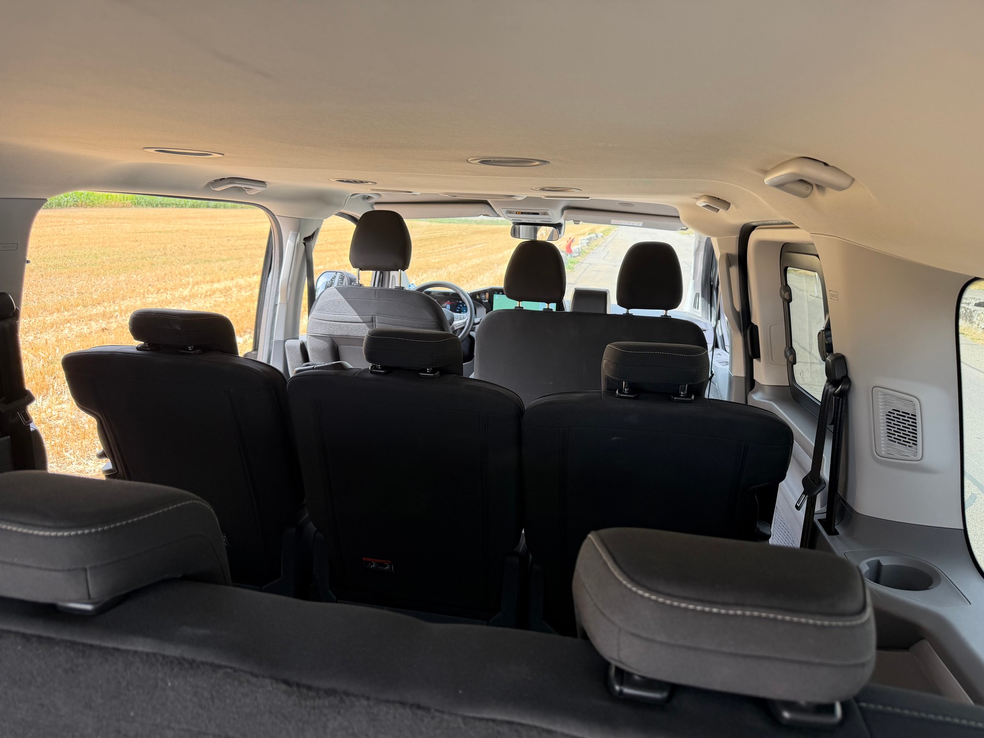 VW CARAVELLE 2.0 TDI "CH WAGEN" EXTRA LANG. LWB 4-MOTION AUTOMAT 8. MIT 9 SITZE. MIT 5 TÜREN. 3500 MM.-image-13