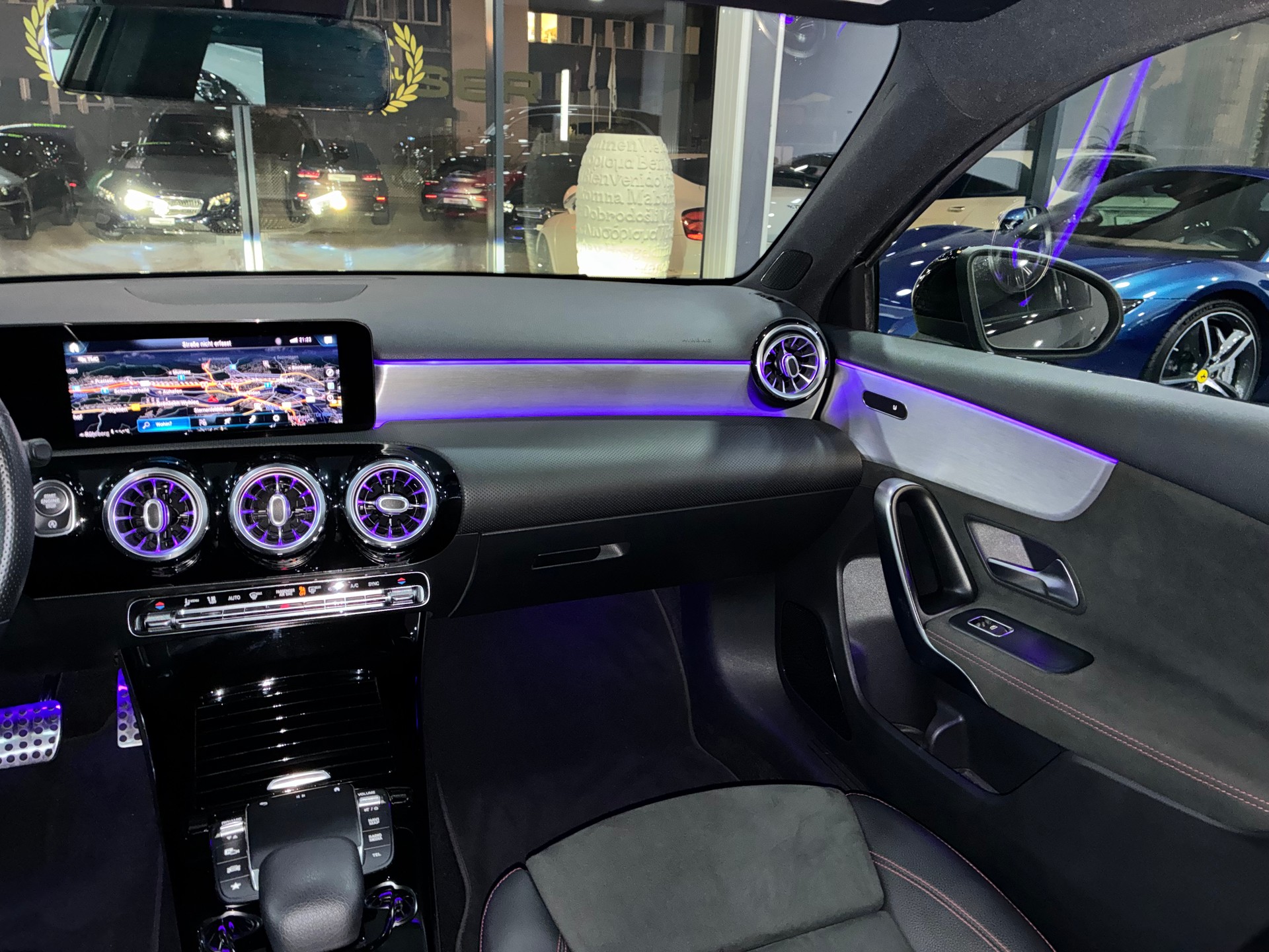 MERCEDES-BENZ A 180 Night Star AMG Line 7G-DCT-image-9