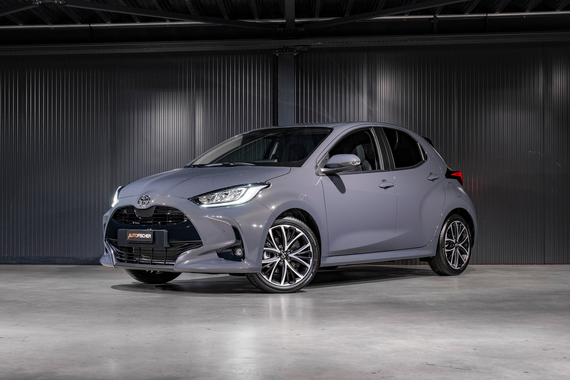 TOYOTA Yaris 1.5 e-CVT