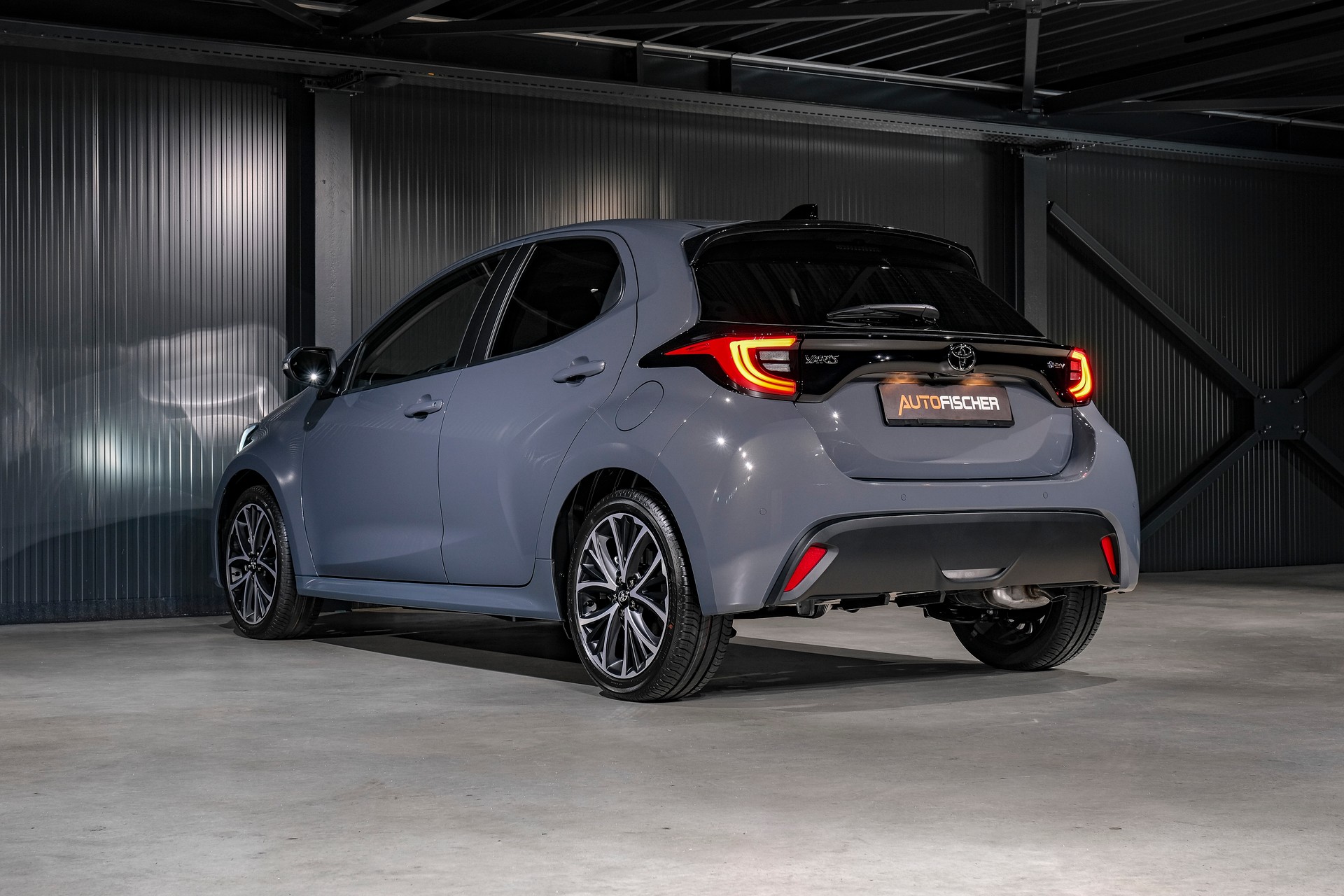 TOYOTA Yaris 1.5 e-CVT-image-7