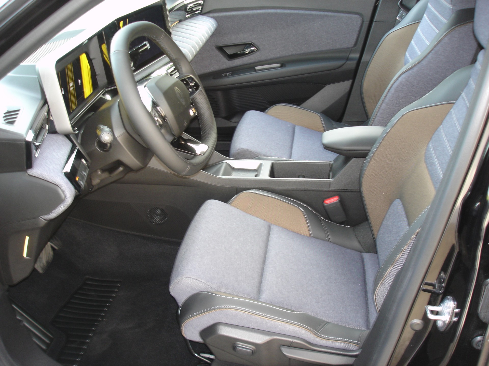 RENAULT R5 E-Tech Comfort Range 52 kWh Techno-image-12