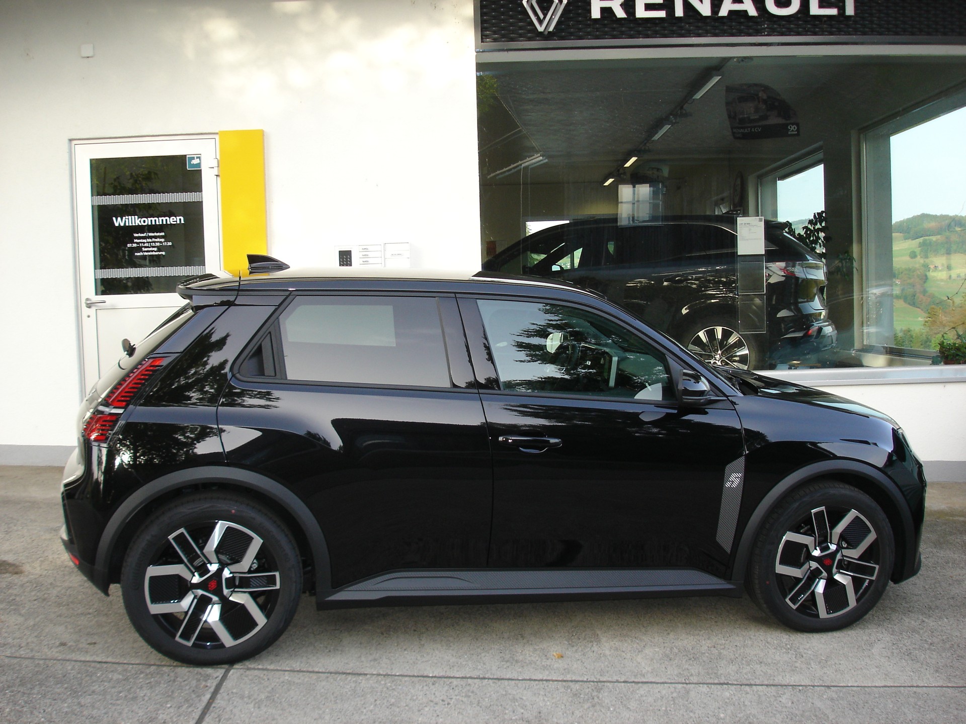 RENAULT R5 E-Tech Comfort Range 52 kWh Techno-showroom-element-2