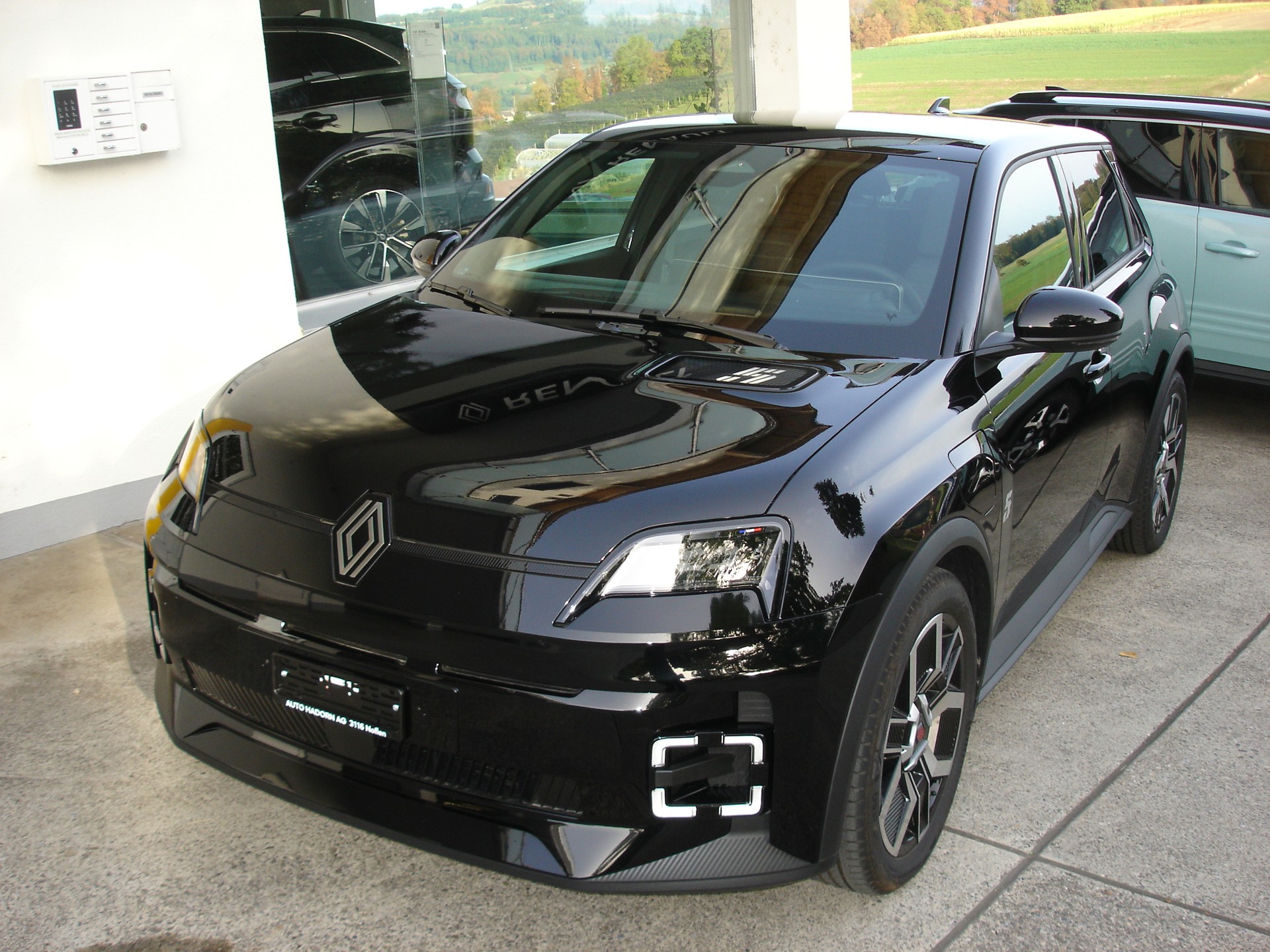 RENAULT R5 E-Tech Comfort Range 52 kWh Techno-showroom-element-1
