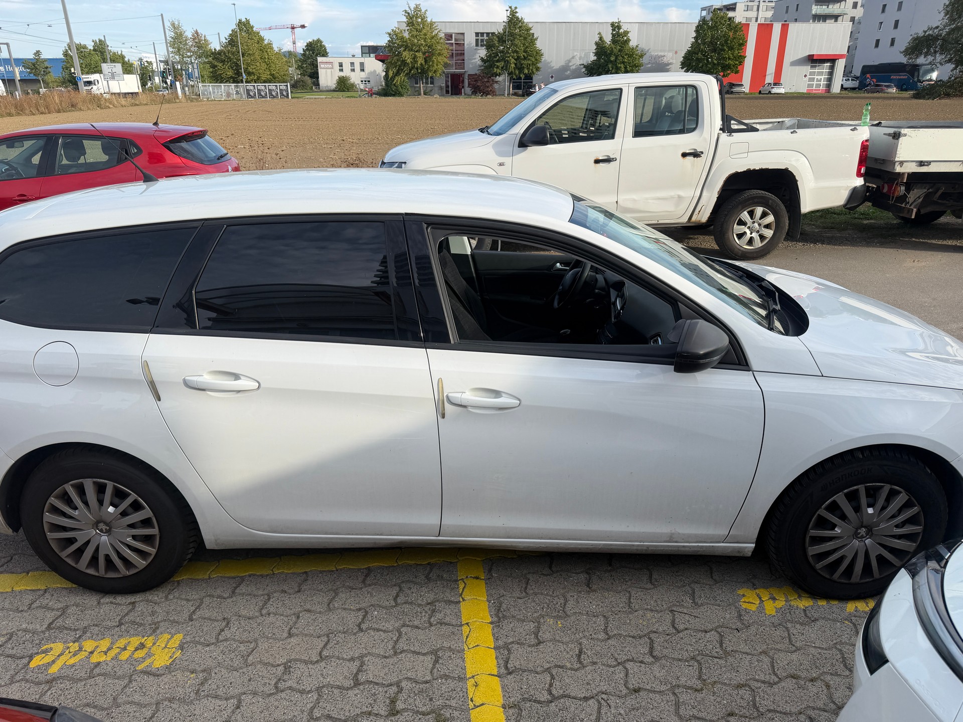 PEUGEOT 308 SW 1.2 THP Access-showroom-element-3