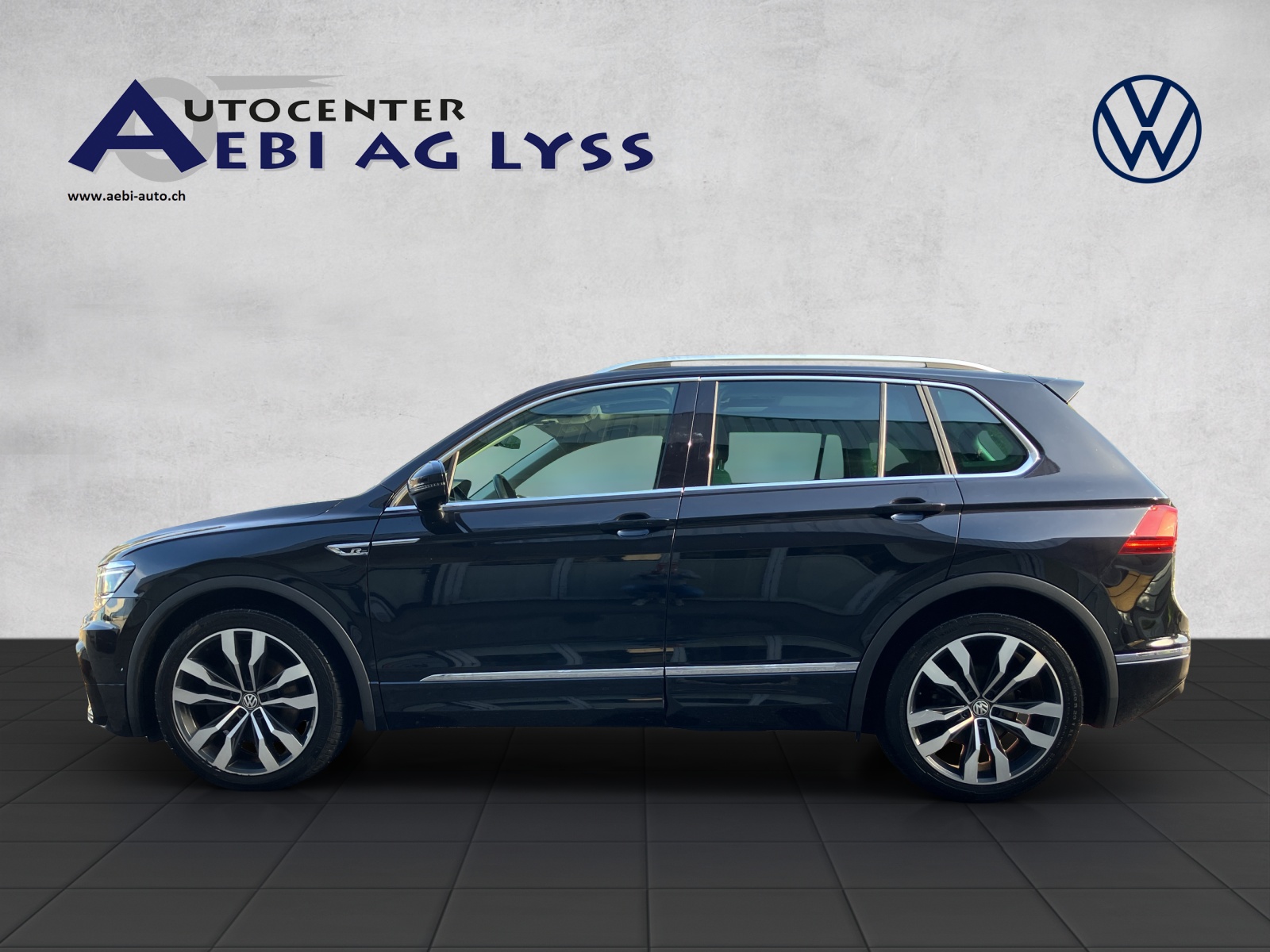 VW Tiguan 2.0TSI Highline 4Motion DSG-showroom-element-1