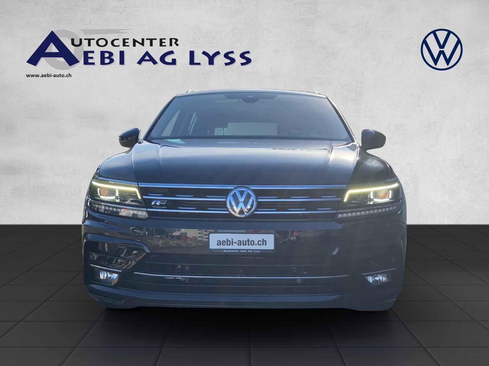 VW Tiguan 2.0TSI Highline 4Motion DSG-showroom-element-2