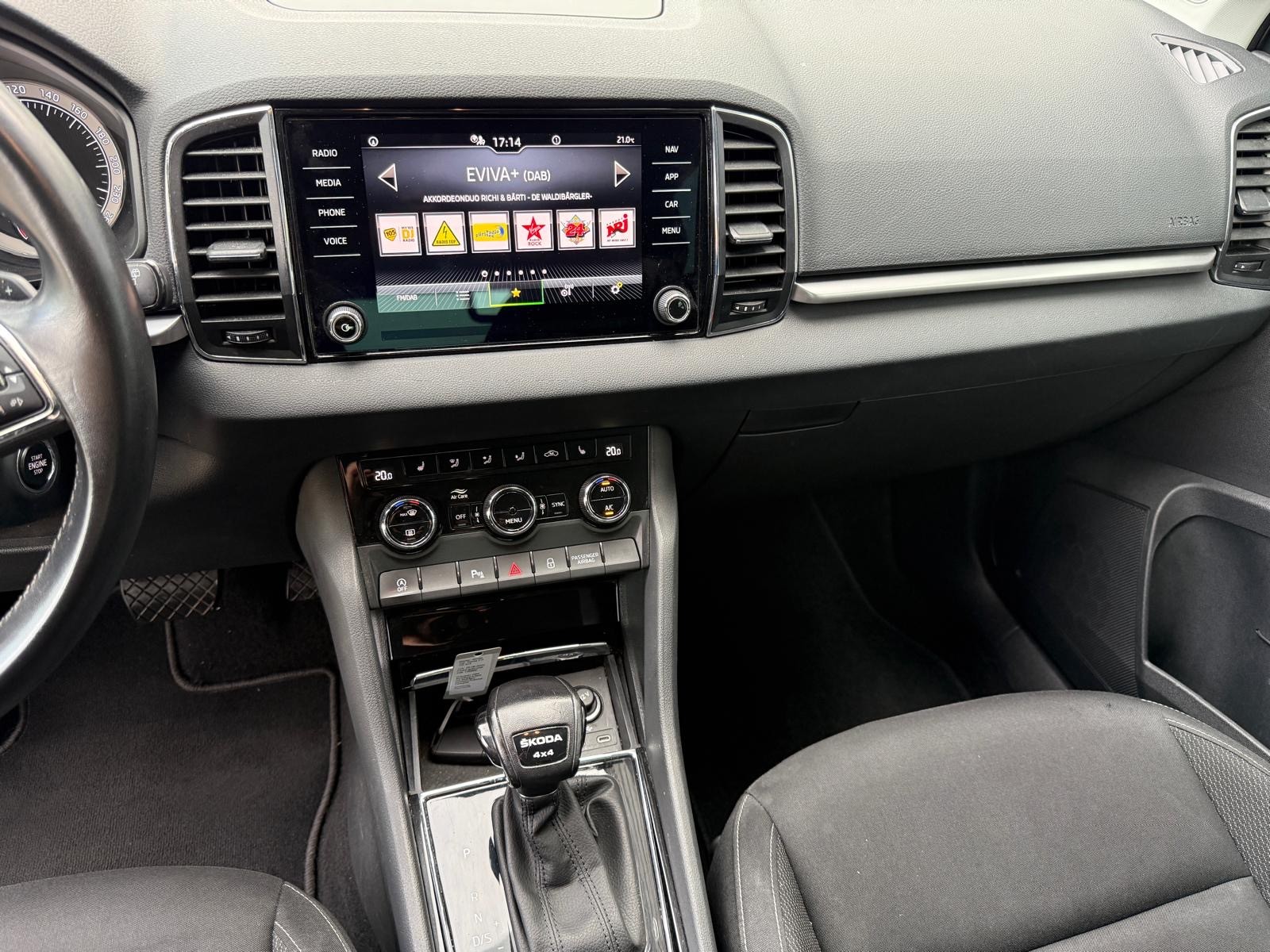 SKODA Karoq 2.0 TDI CR Ambition 4x4 DSG-image-13