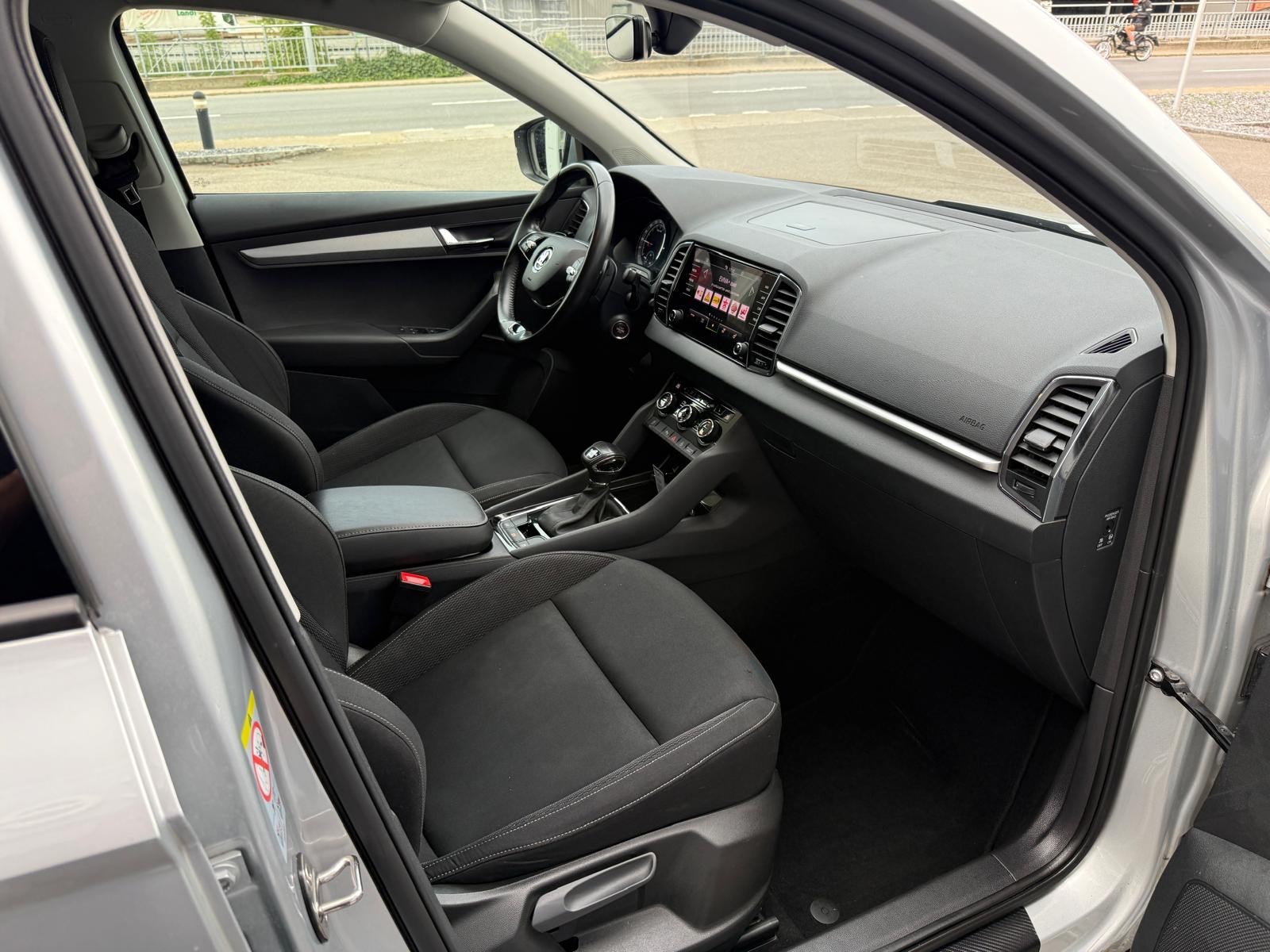 SKODA Karoq 2.0 TDI CR Ambition 4x4 DSG-image-10
