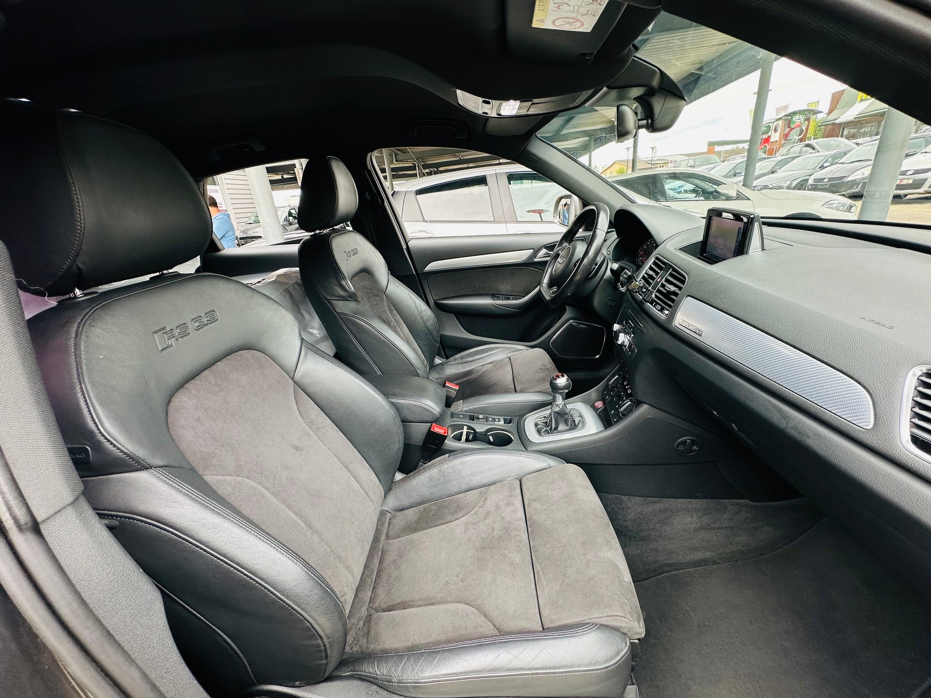 AUDI RS Q3 2.5 TFSI performance quattro S-tronic-image-13