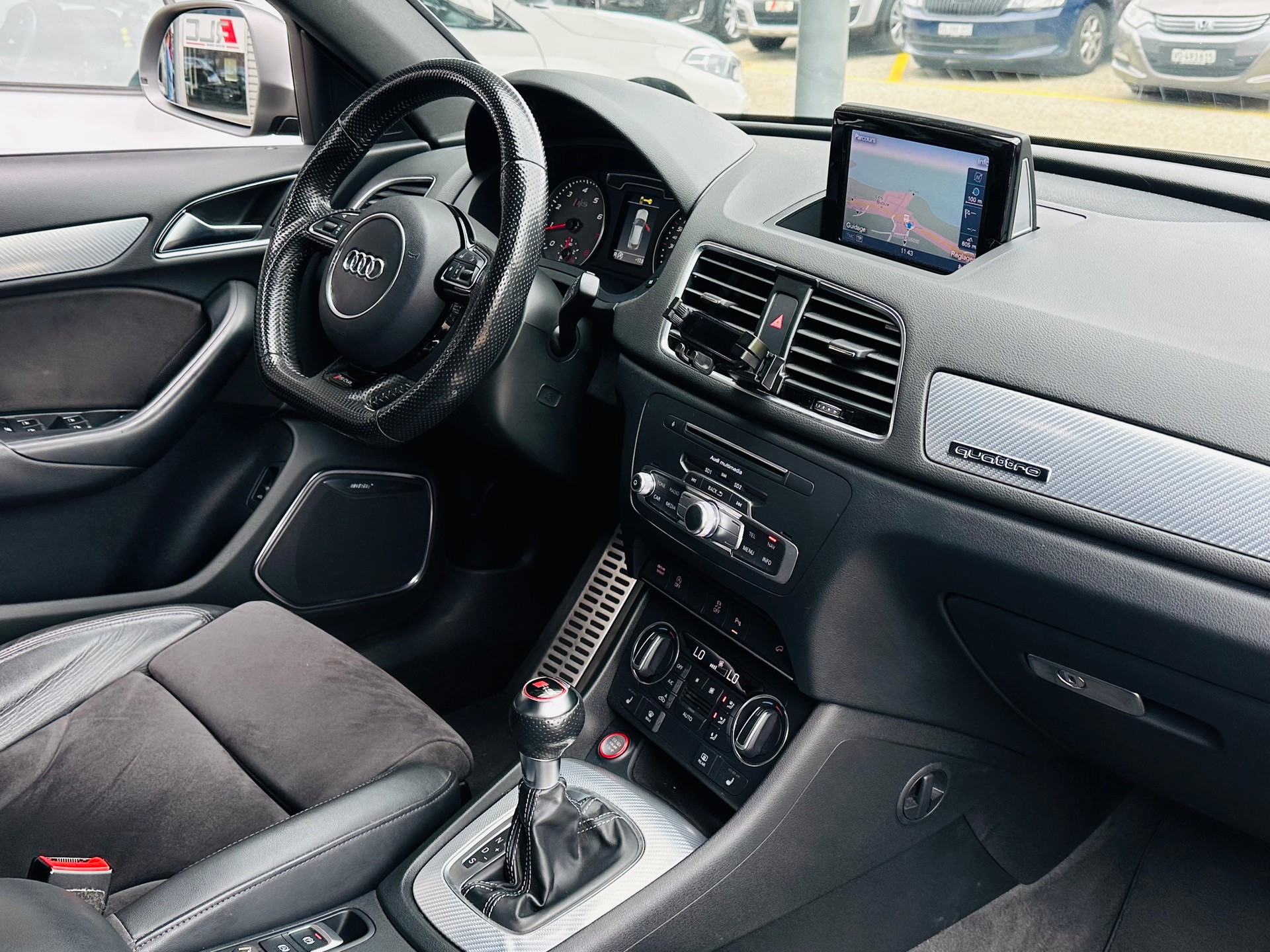AUDI RS Q3 2.5 TFSI performance quattro S-tronic-image-14