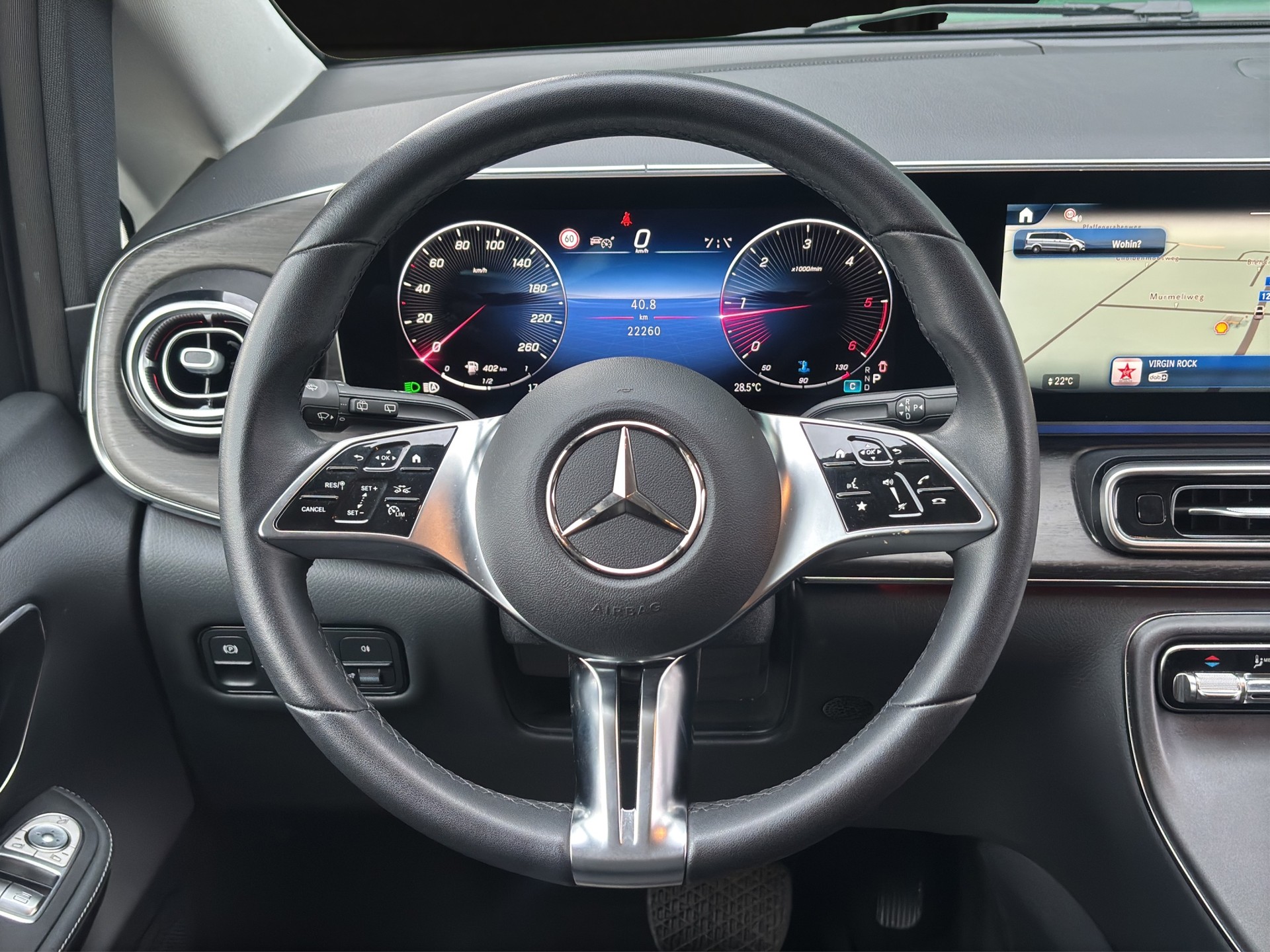MERCEDES-BENZ V 250 d Avantgarde lang Van 4Matic-image-11