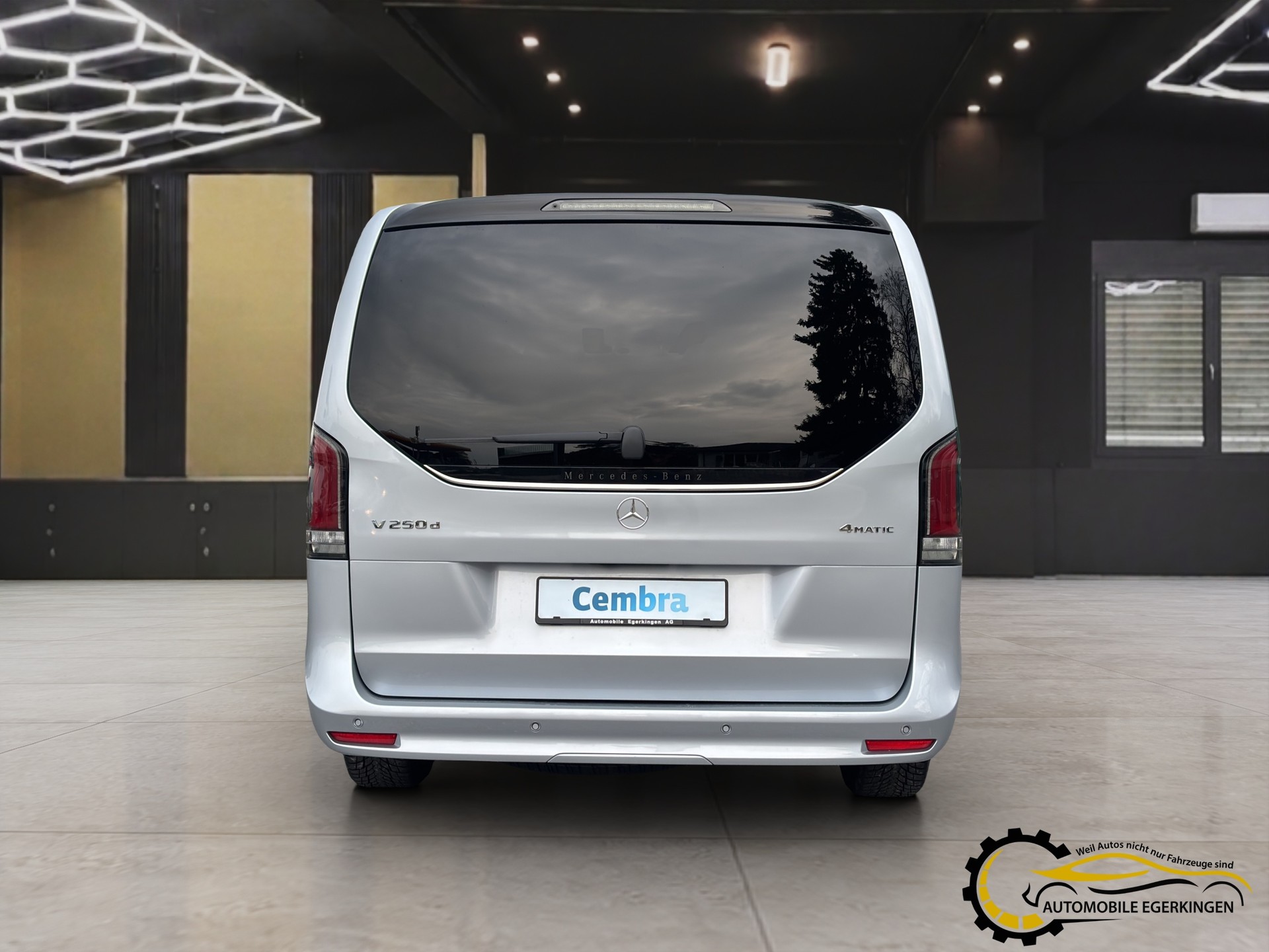 MERCEDES-BENZ V 250 d Avantgarde lang Van 4Matic-image-5