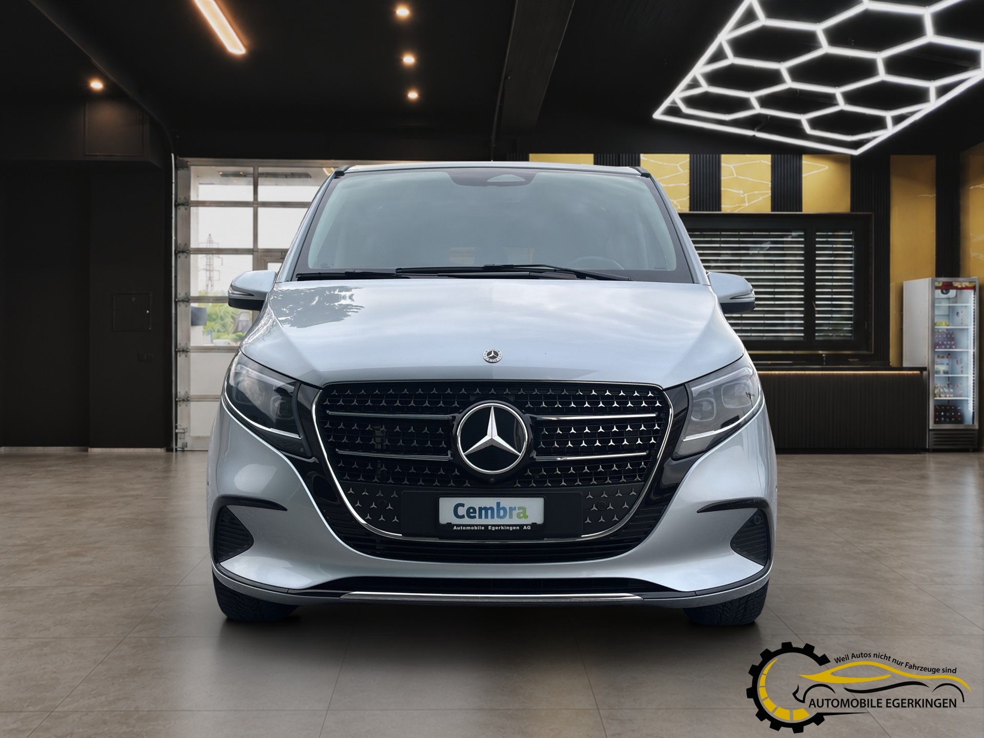 MERCEDES-BENZ V 250 d Avantgarde lang Van 4Matic-showroom-element-1