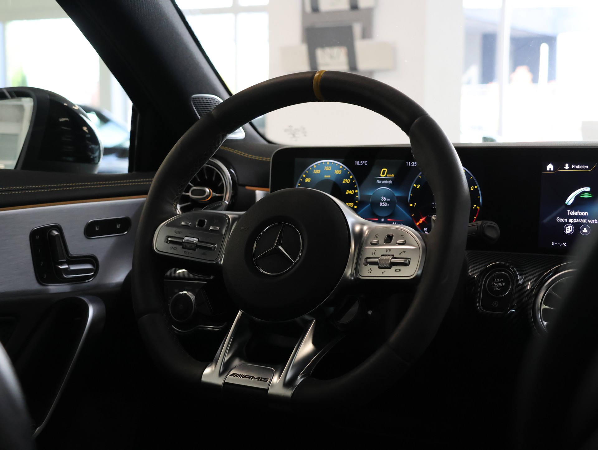 MERCEDES-BENZ A 45 S AMG 4Matic+ Speedshift *DESIGNO-MAGNO*-image-17