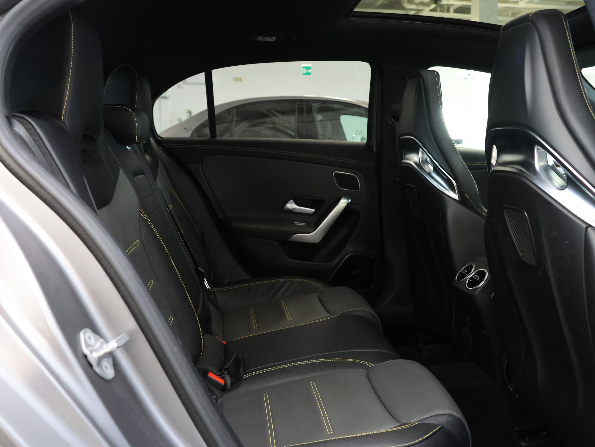 MERCEDES-BENZ A 45 S AMG 4Matic+ Speedshift *DESIGNO-MAGNO*-image-14