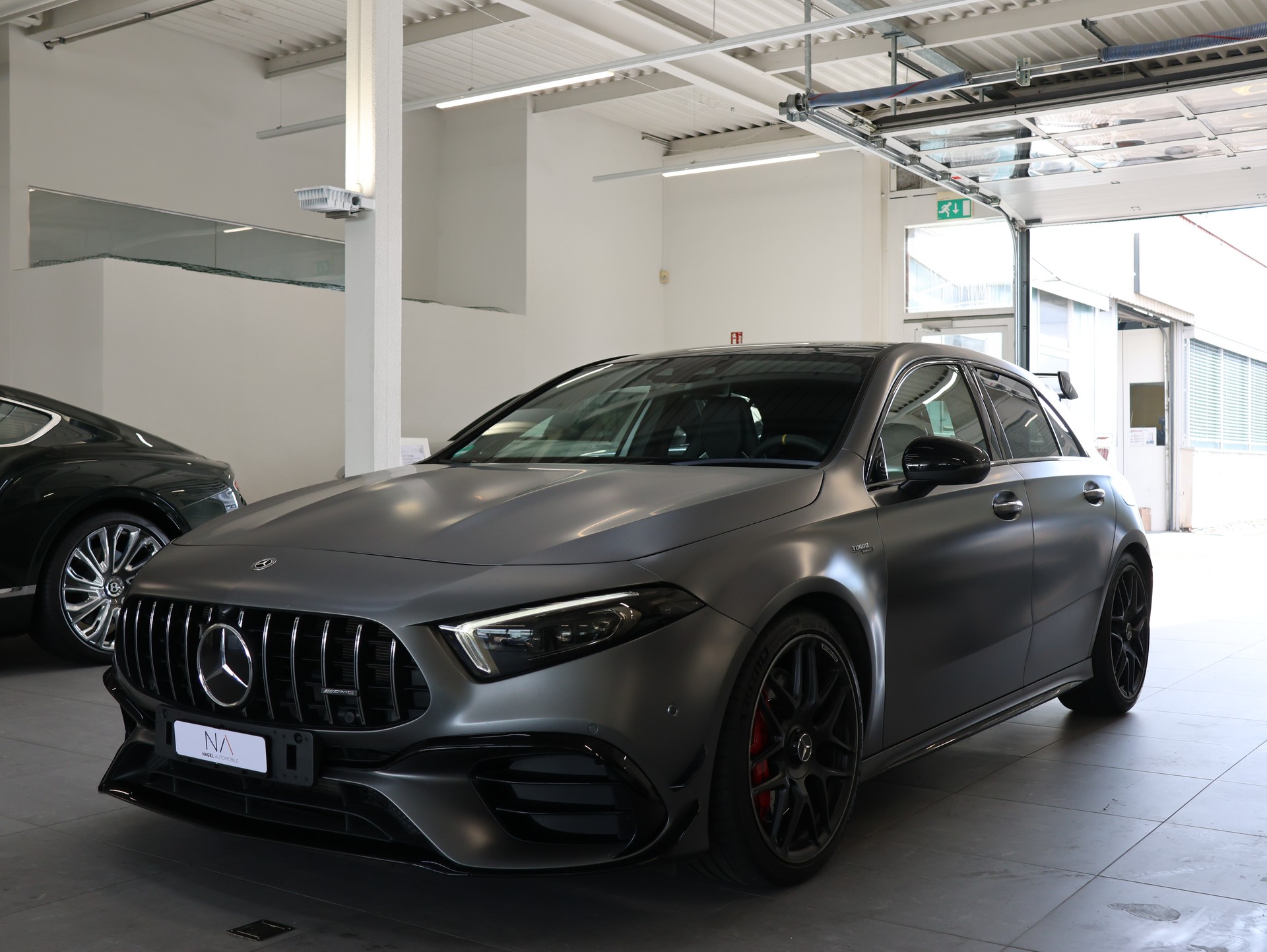 MERCEDES-BENZ A 45 S AMG 4Matic+ Speedshift *DESIGNO-MAGNO*-showroom-element-3