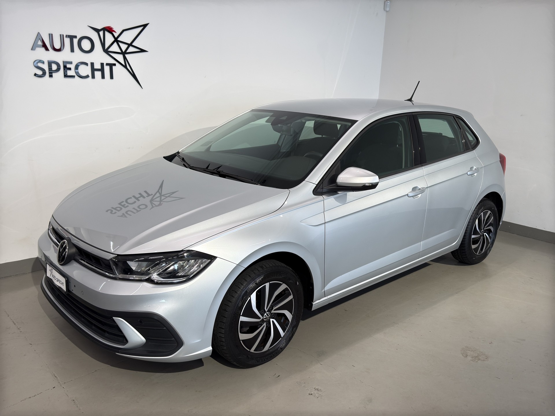 VW Polo 1.0 TSI Life DSG-showroom-element-1