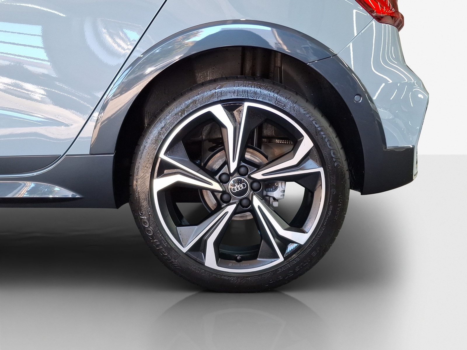 AUDI A1 allstreet 30 TFSI Attraction S-tronic-image-13