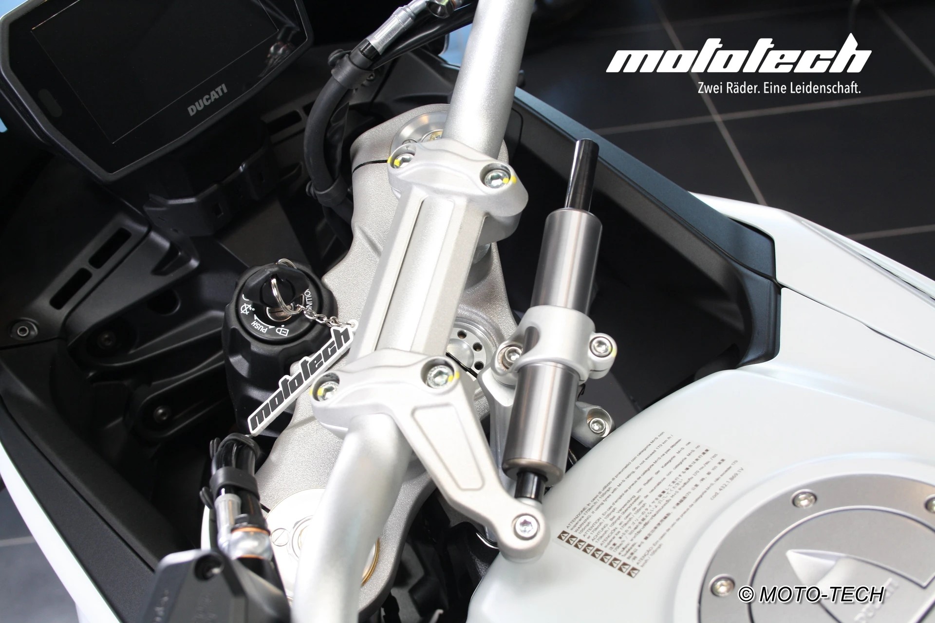 DUCATI Desert X-image-8