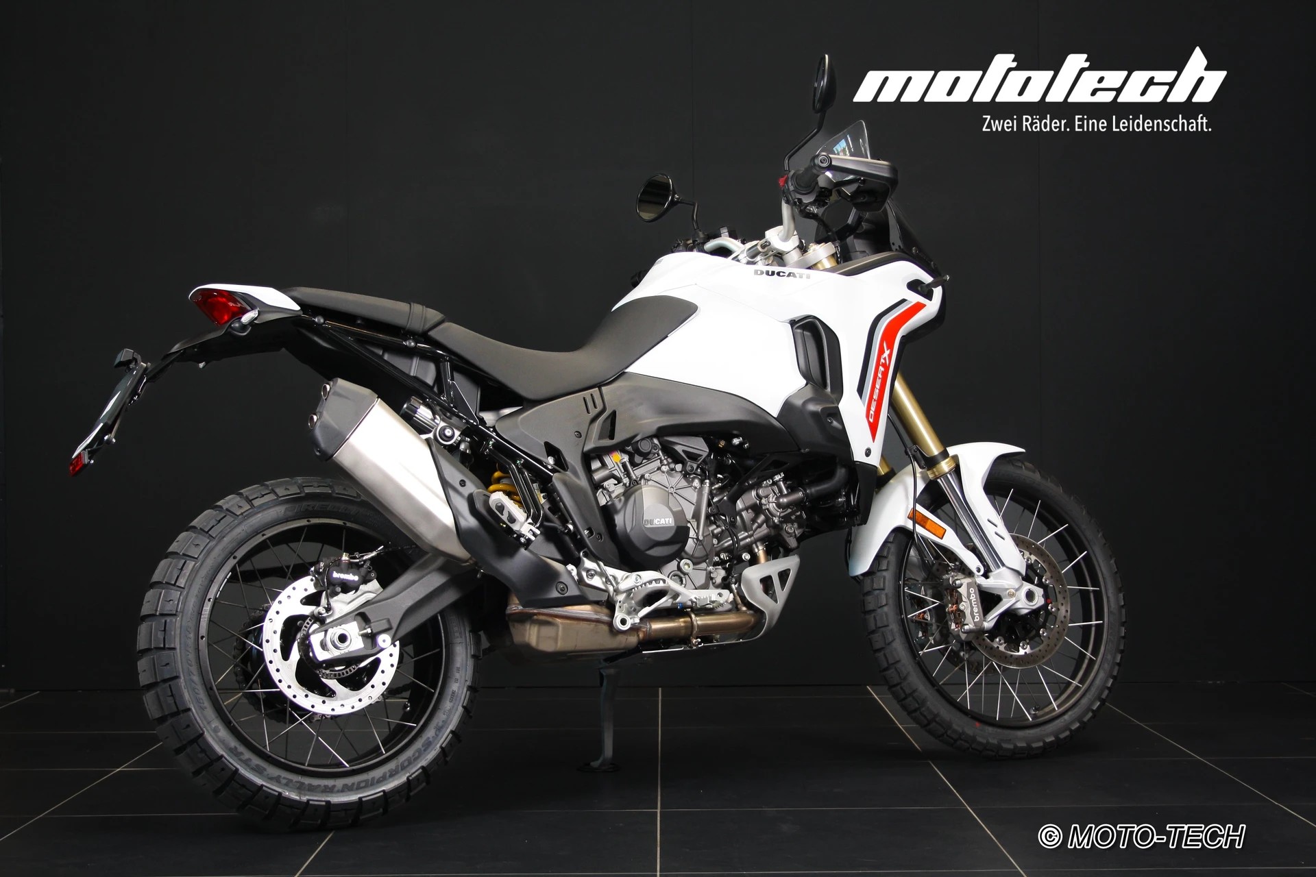 DUCATI Desert X-image-2