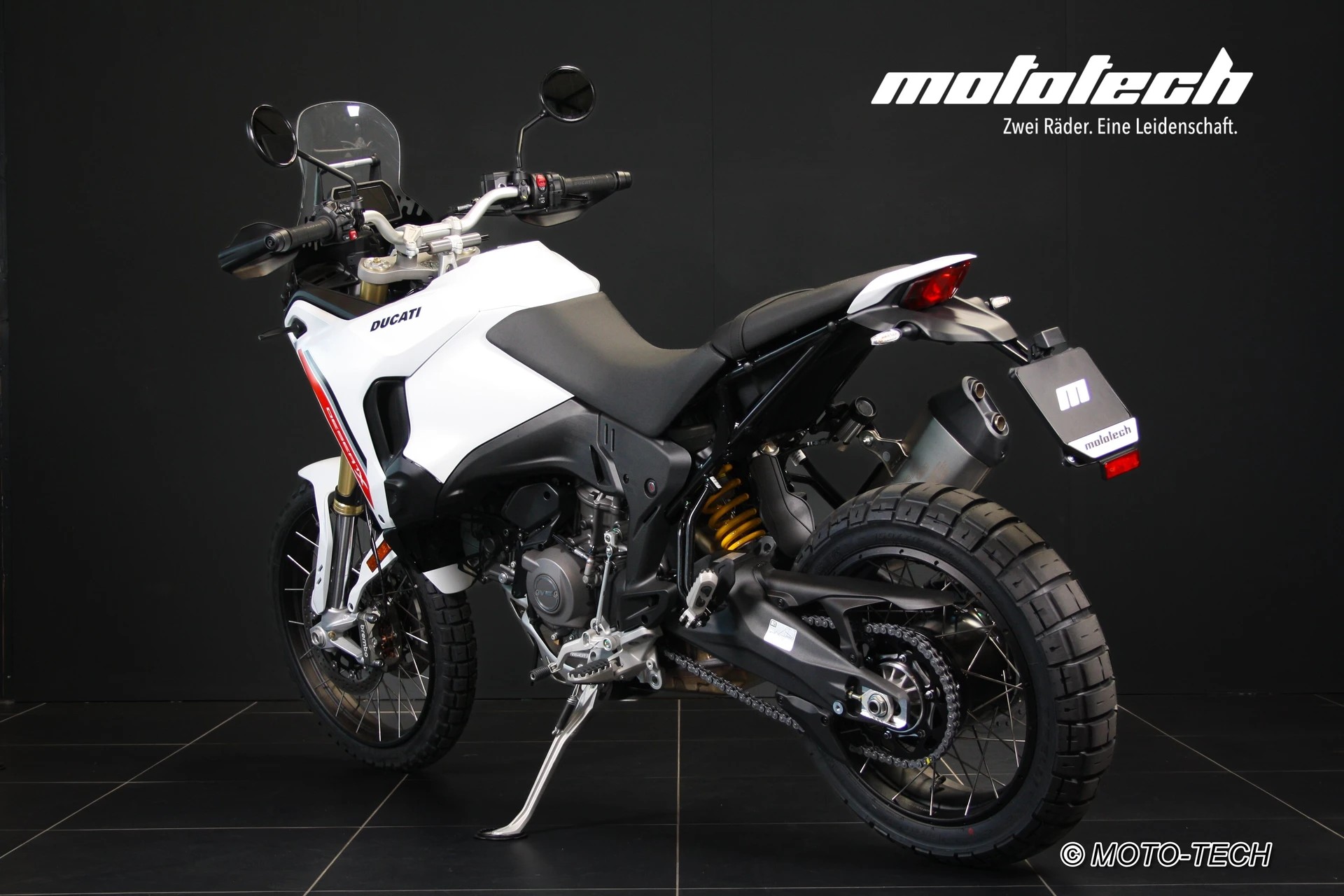 DUCATI Desert X-image-3