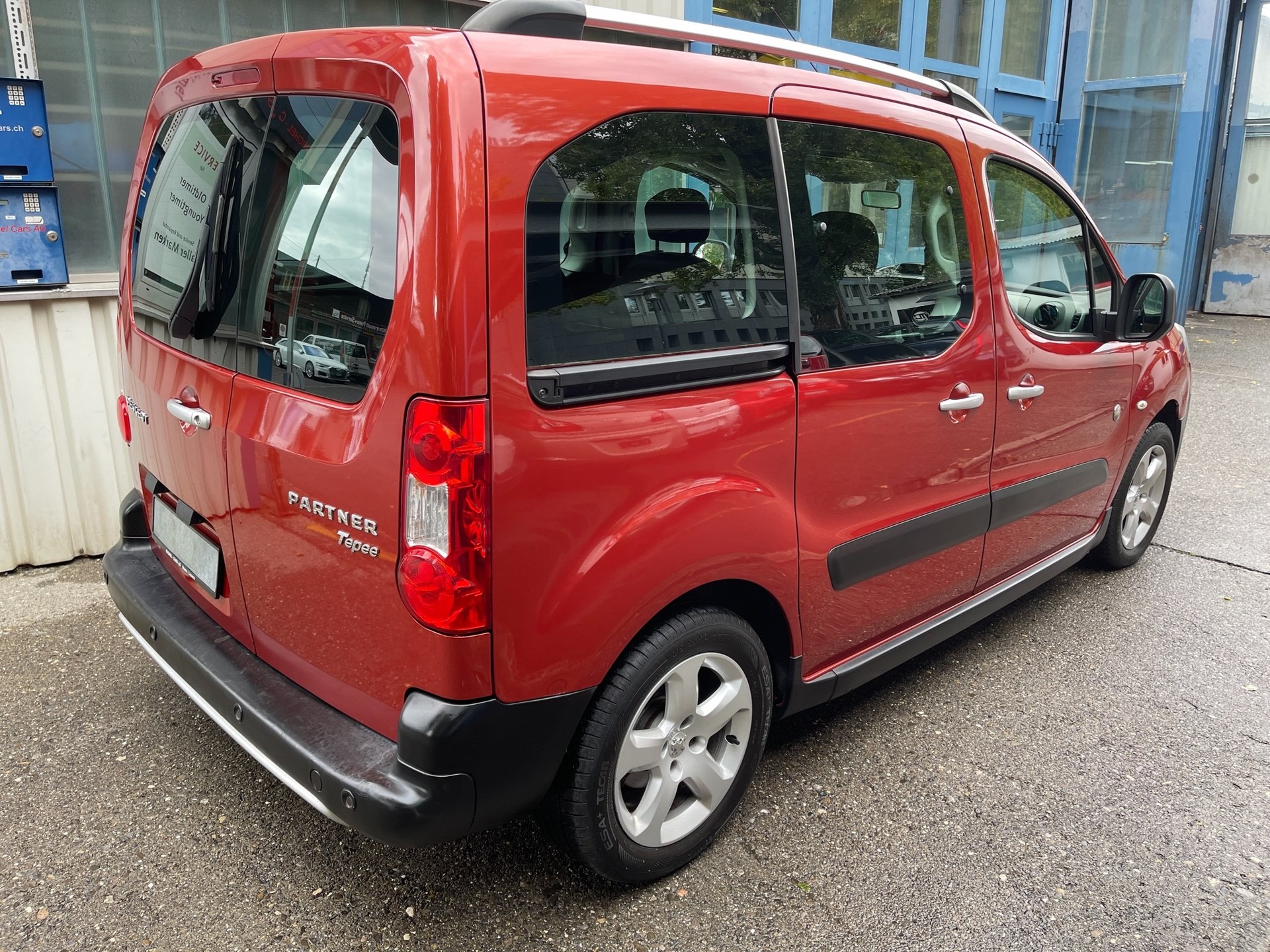 PEUGEOT Partner 1.6 Outdoor-image-2