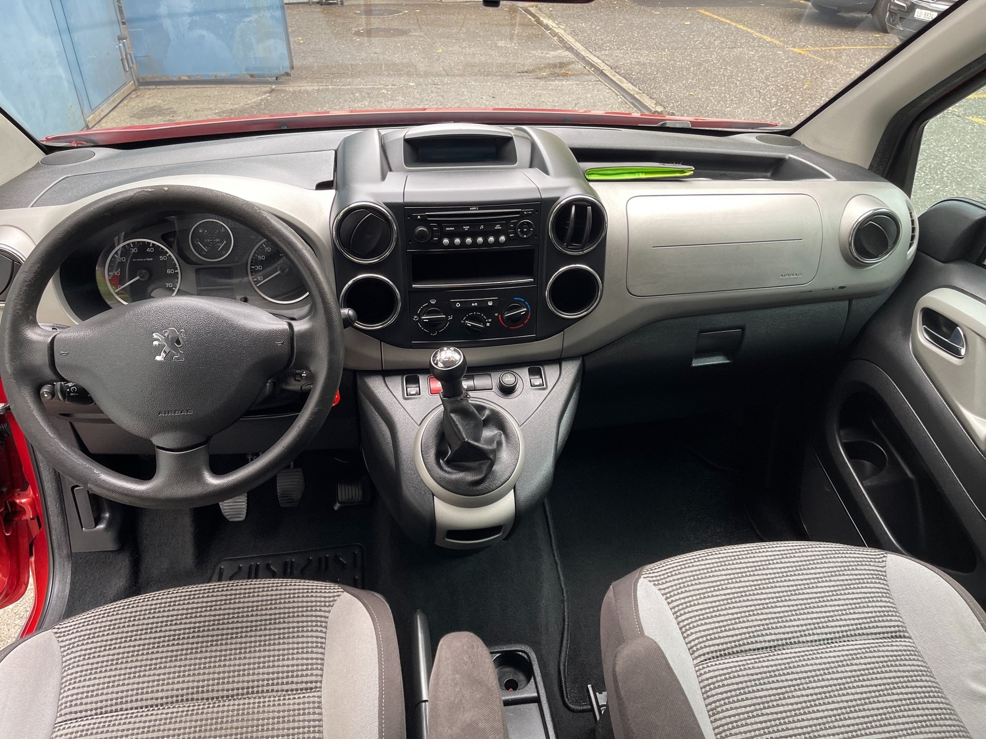 PEUGEOT Partner 1.6 Outdoor-image-7