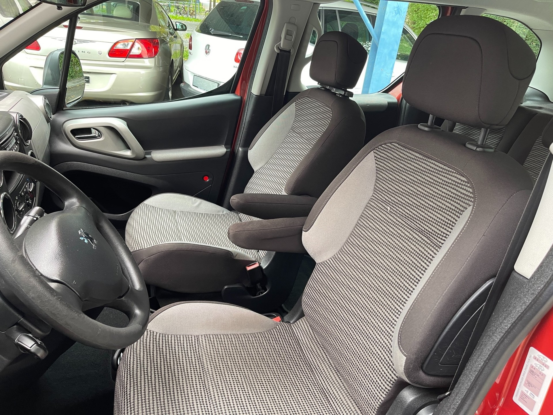 PEUGEOT Partner 1.6 Outdoor-image-8