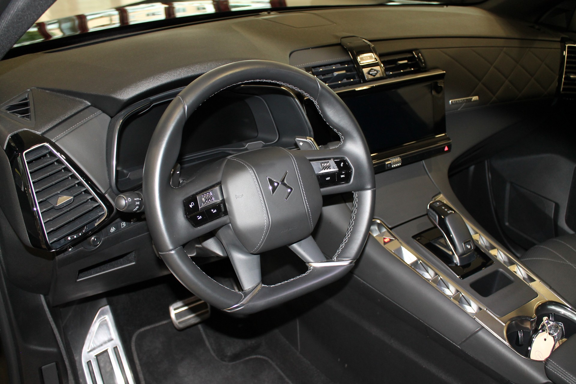 DS AUTOMOBILES DS 7 Crossback E-Tense 300 4x4 Rivoli-image-6