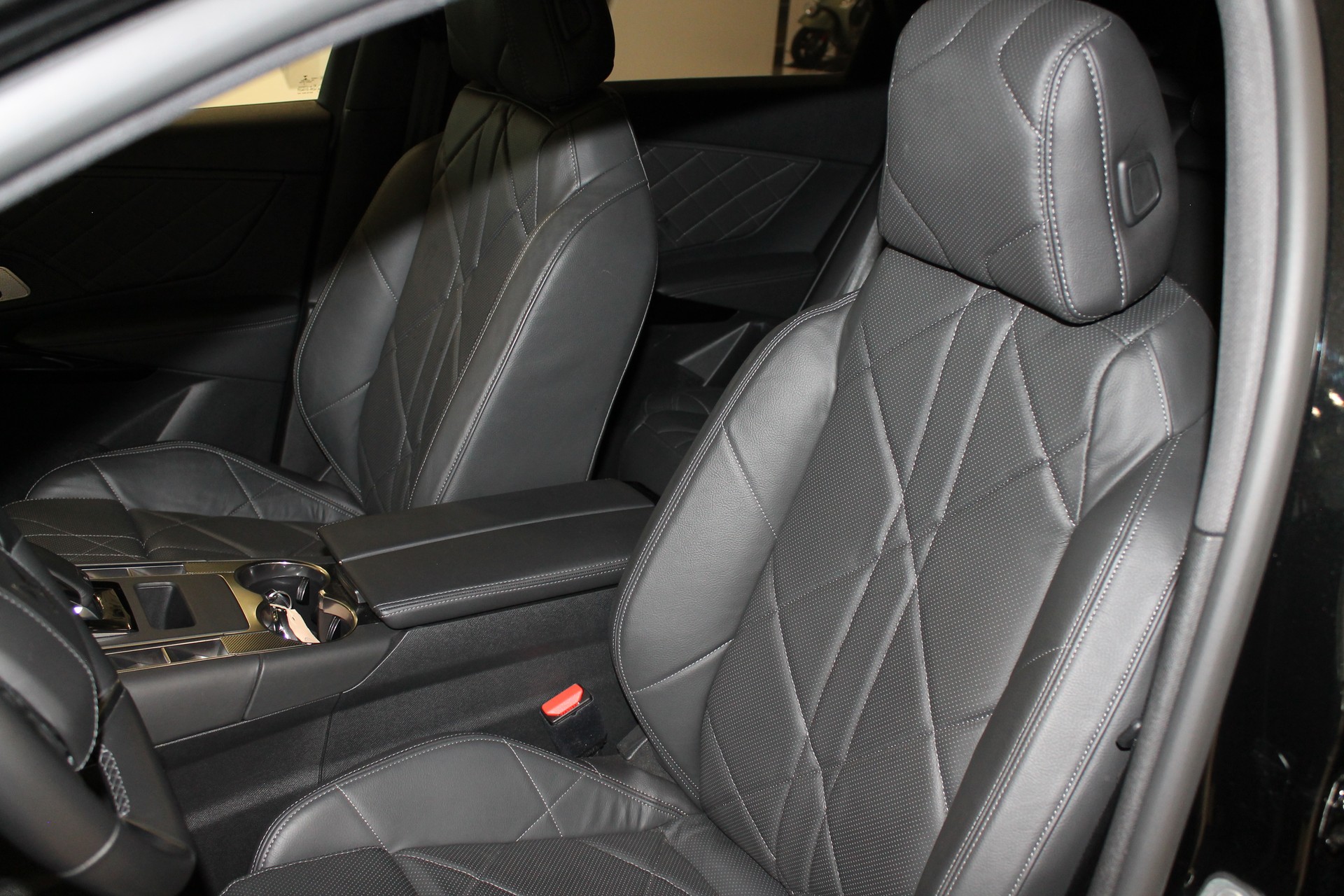 DS AUTOMOBILES DS 7 Crossback E-Tense 300 4x4 Rivoli-image-9