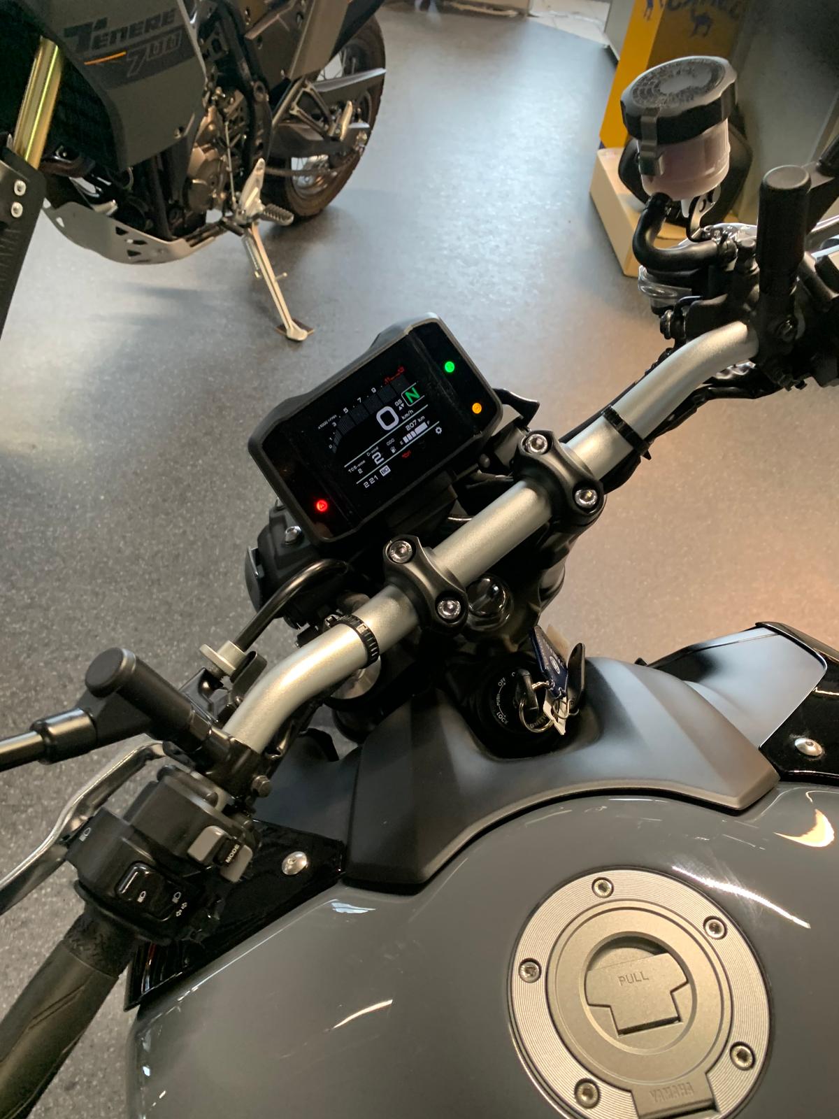 YAMAHA MT-09-image-2