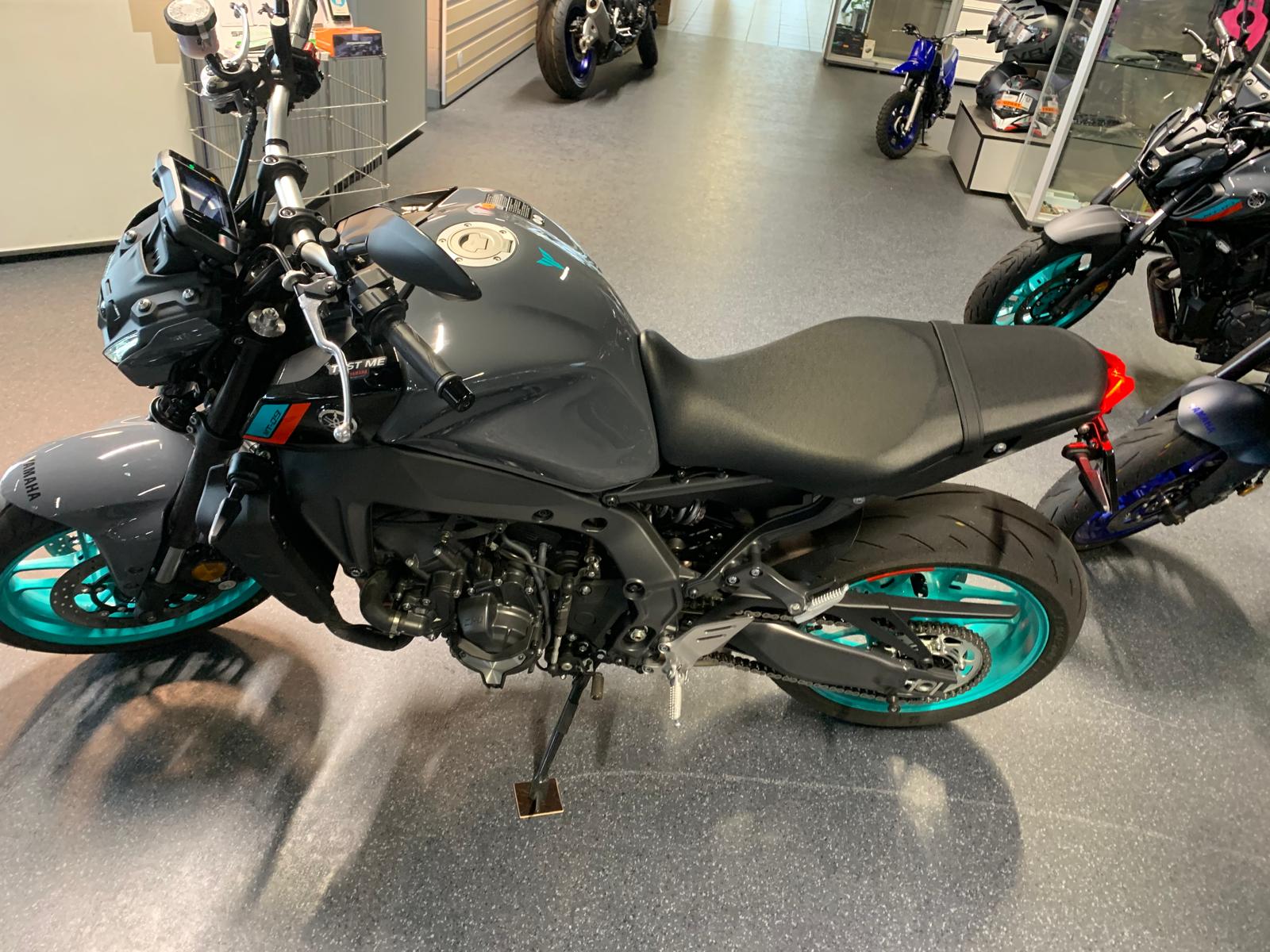 YAMAHA MT-09-image-3