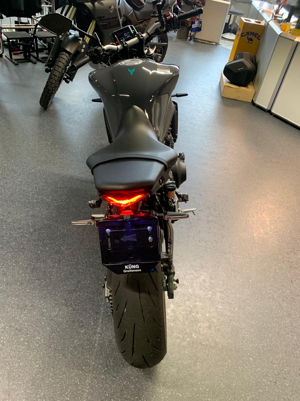 YAMAHA MT-09-image-1